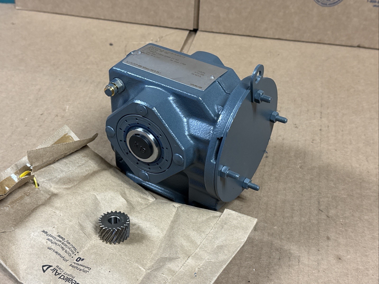 SEW EURODRIVE SA37/A 87.7998711804.0006.21.50 Gearbox Reducer 10.91:1 Ratio 20mm