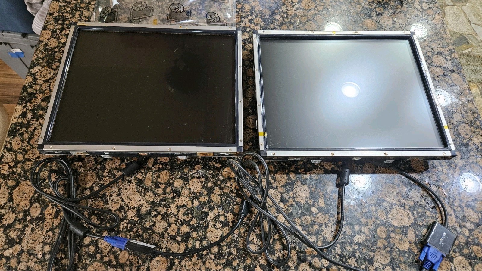 2x Good Elo Touch Solutions 17" et1739L-8cwa-3-npb-ge012584 Touchscreen Monitor