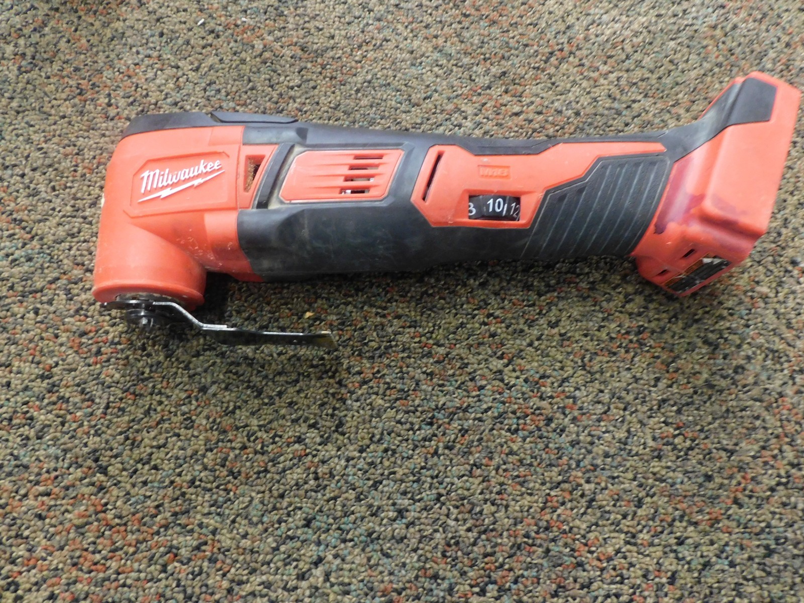 Milwaukee 2626-20 M18 18V Lithium-Ion Cordless Multi-Tool
