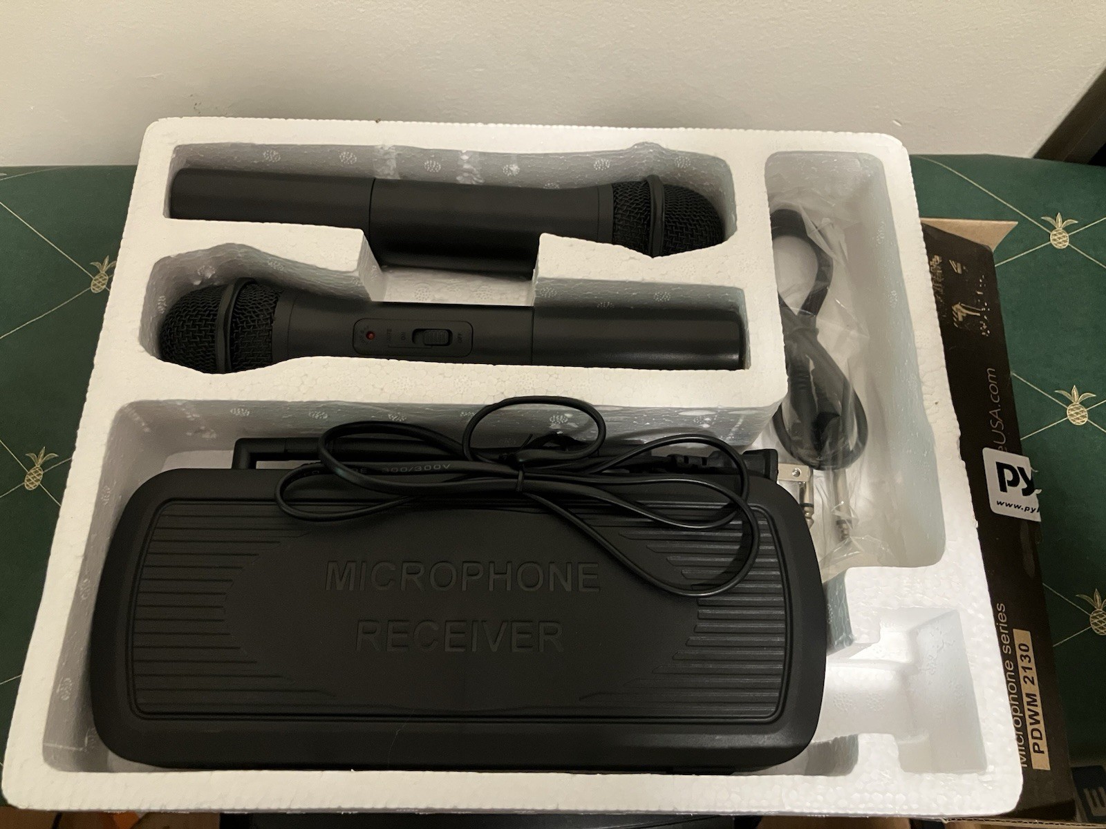Pyle Wireless PDWM 2130 Microphone Series: Black, Open Box