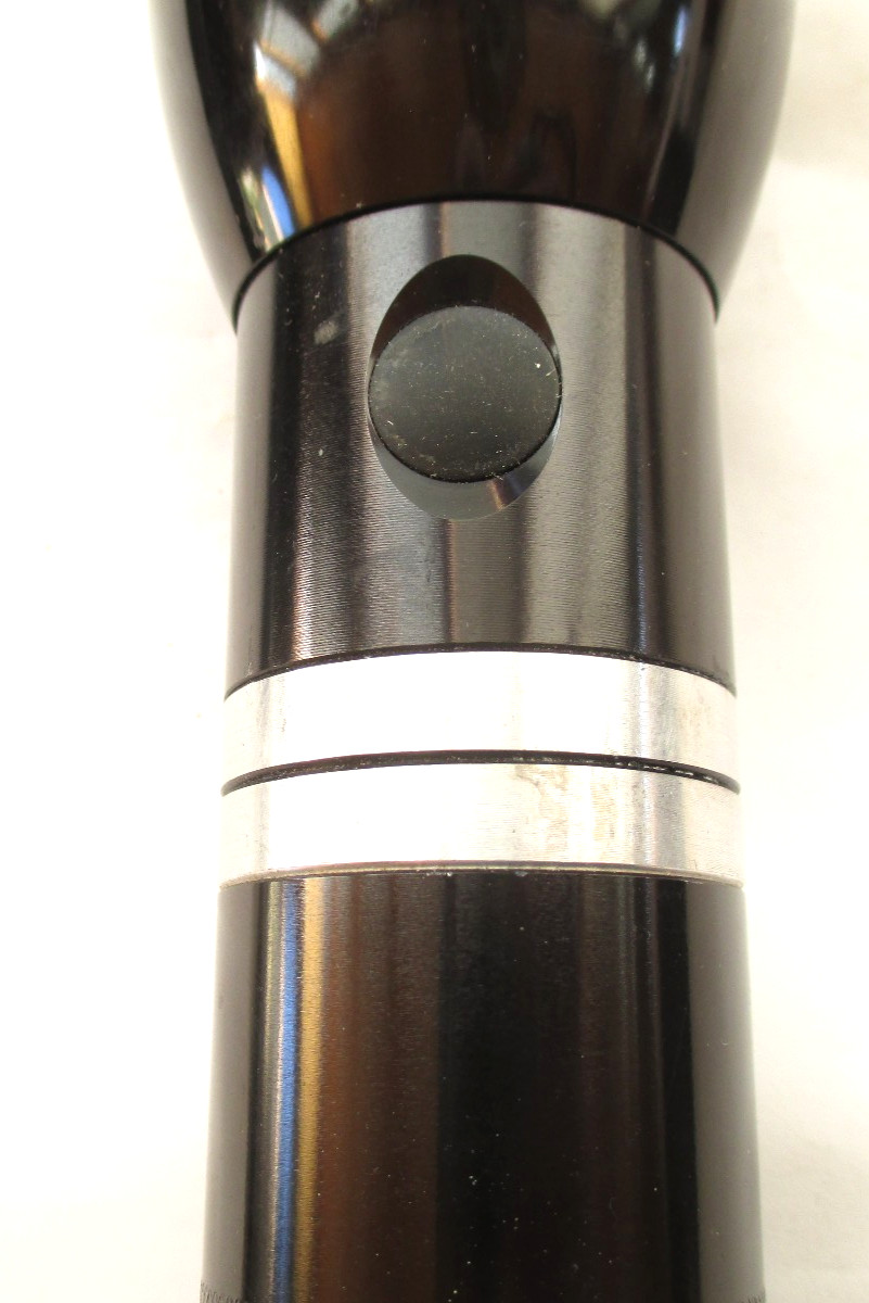 Maglite 13" MagCharger Rechargeable LED Flashlight. Mag-Lite.