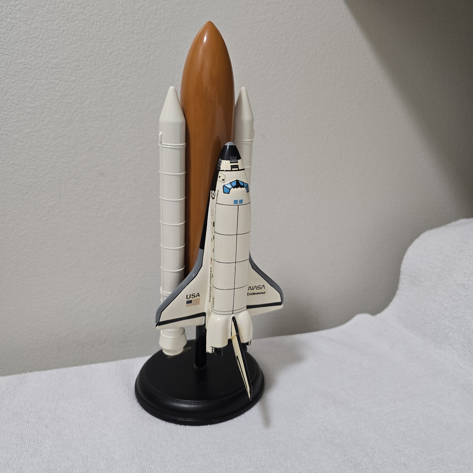 VTG Space Shuttle Endeavour Full Stack 1/200 Scale Desktop Display Model READ