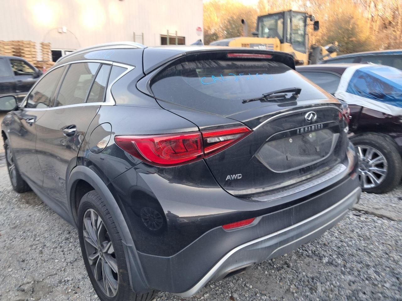 QX30 2018 Glove Box 4898630