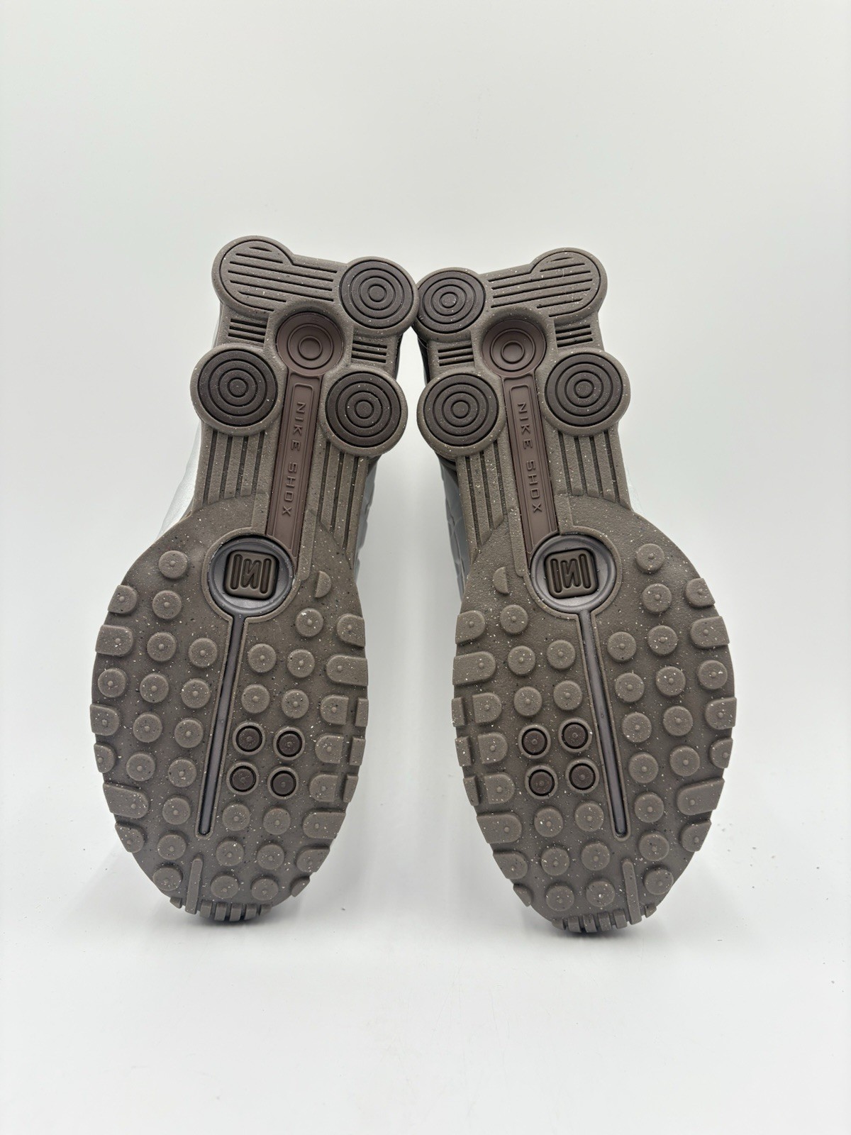 Nike Men's Shox R4 Multiple Sizes Cave Stone |HQ1988-200|