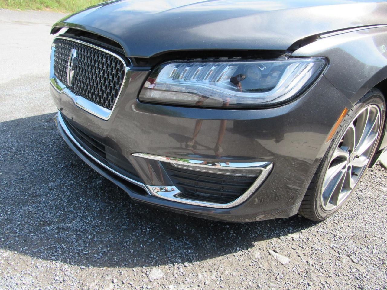 MKZ 2019 Glove Box 1063050
