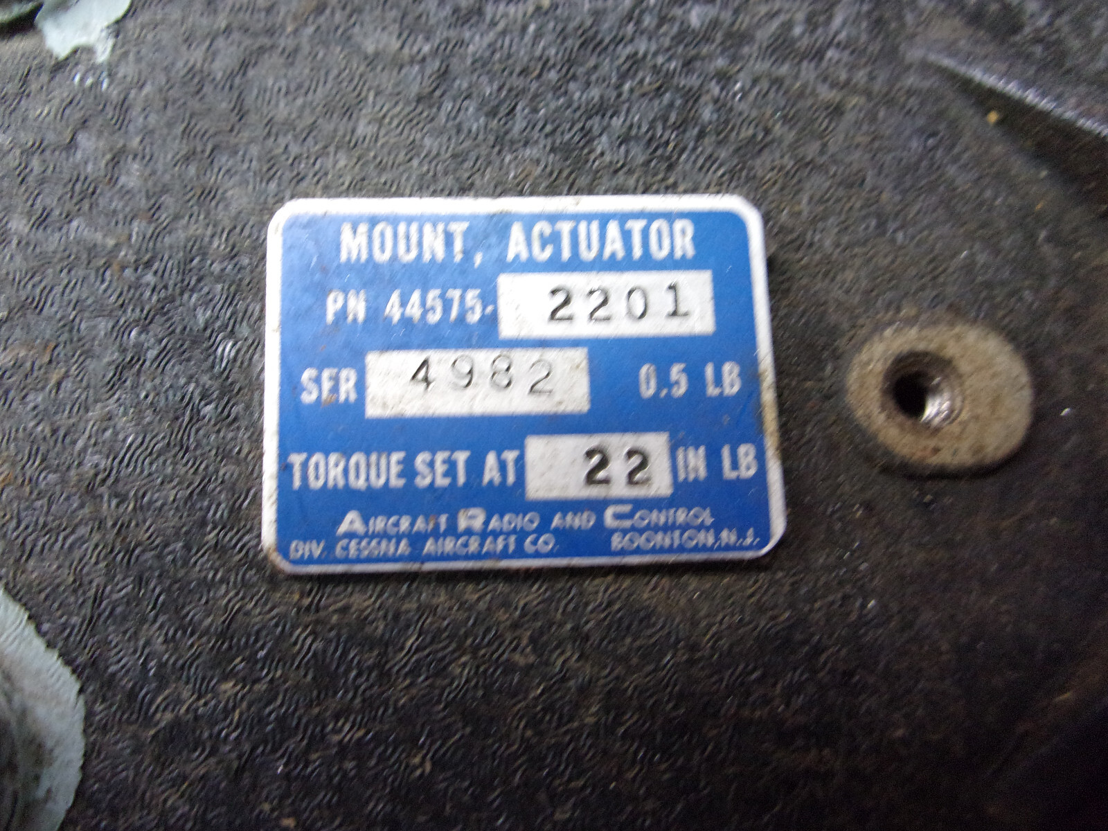 ARC 28V TA-495A Actuator Servo P/N 44430-3025 with Mount 44575-2201
