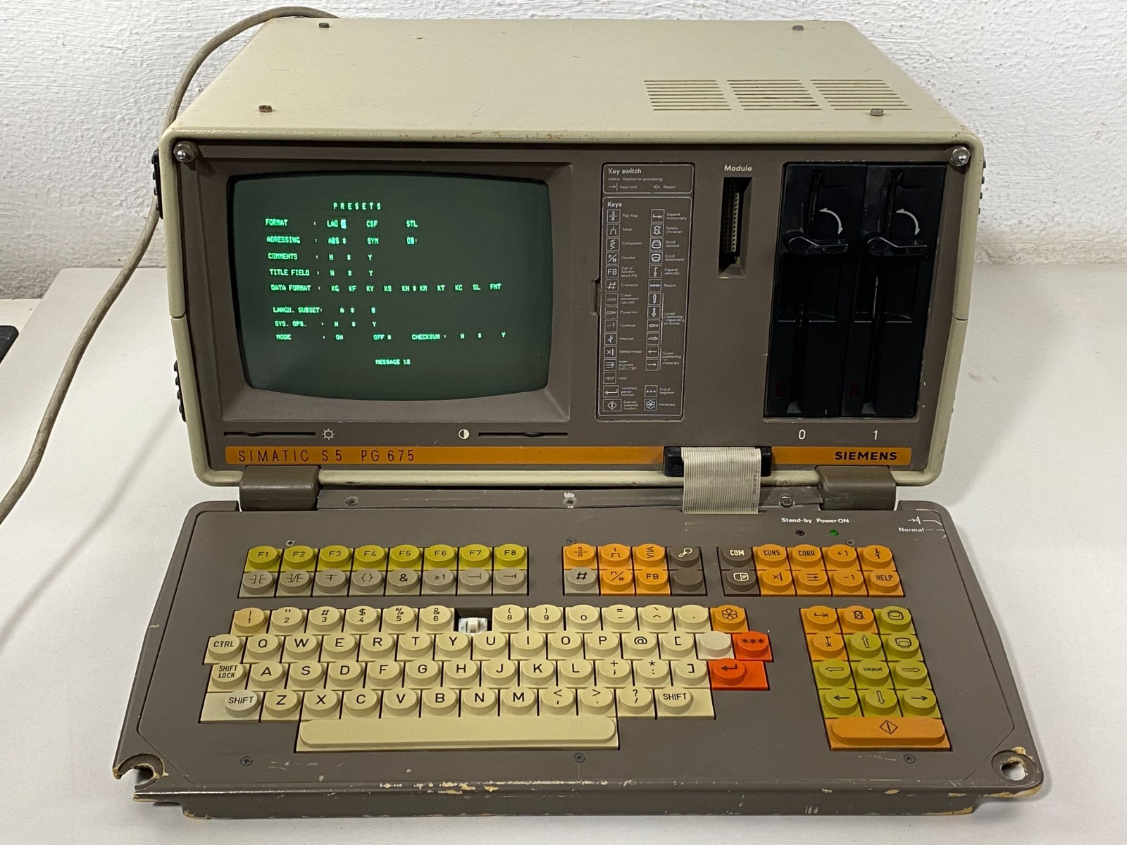 Vintage SIEMENS S5 PG675 PROGRAMMING TERMINAL