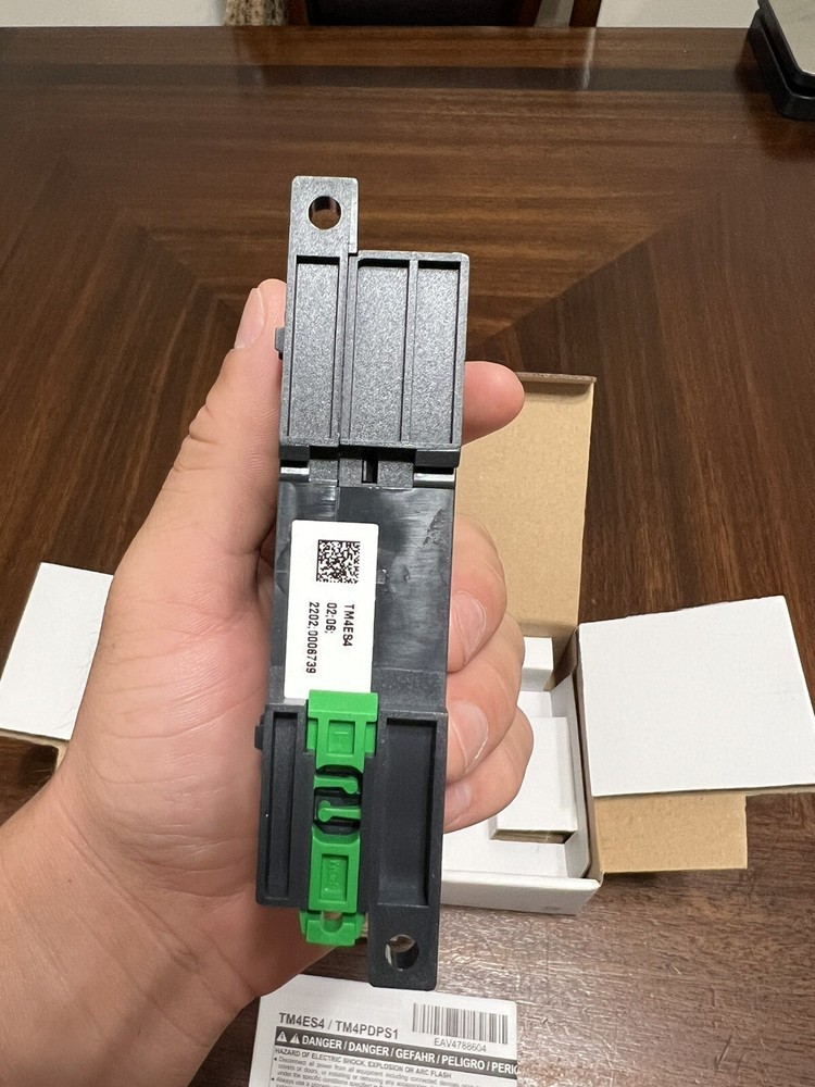 Brand New Schneider Electric TM4ES4 Modicon TM4 Ethernet Network Module