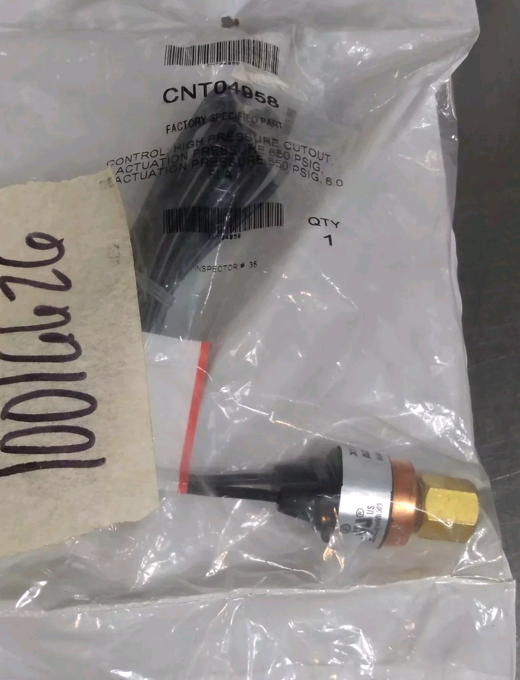 CNT04958 Pressure Switch                                                  Loc5E7