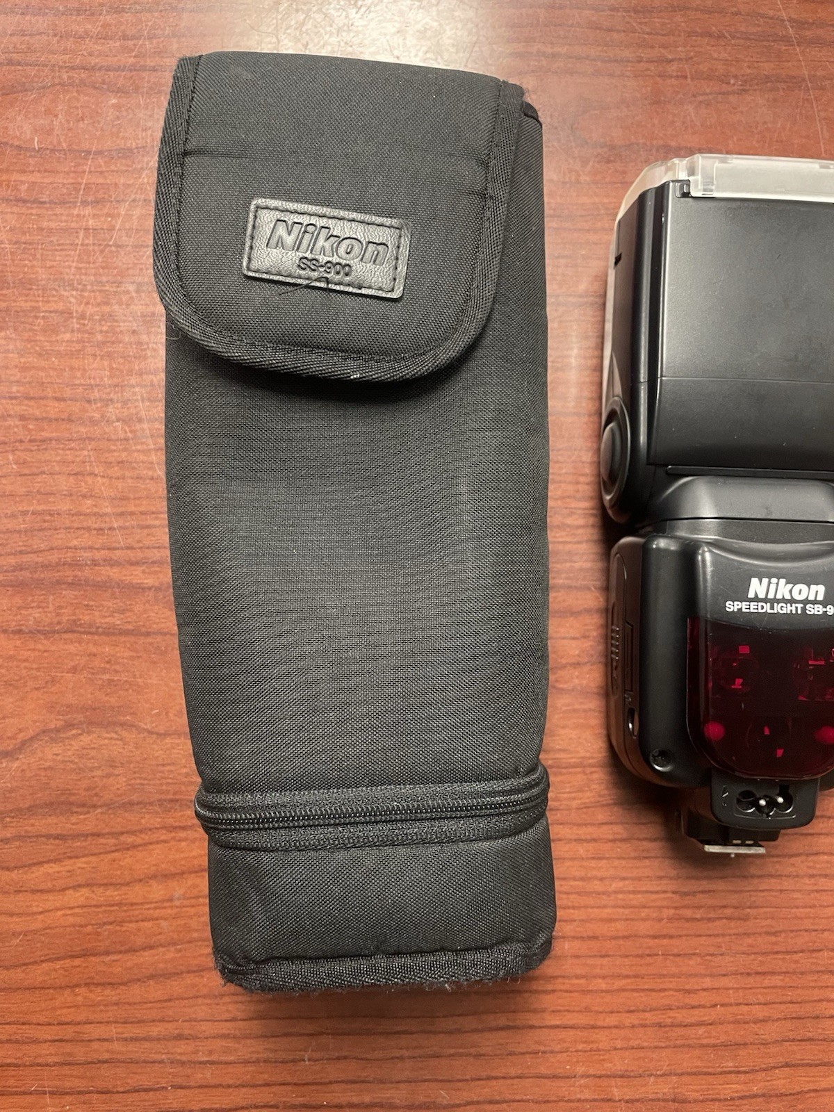 Nikon Speedlight SB-900 FOR PARTS