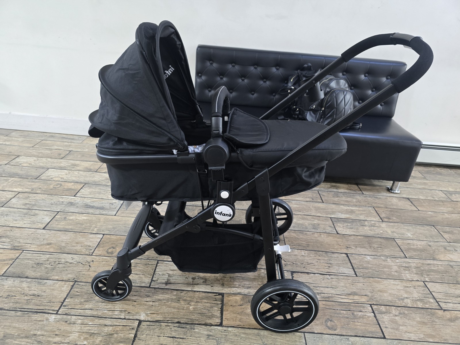 Infant landscape stroller.Black 33lbs