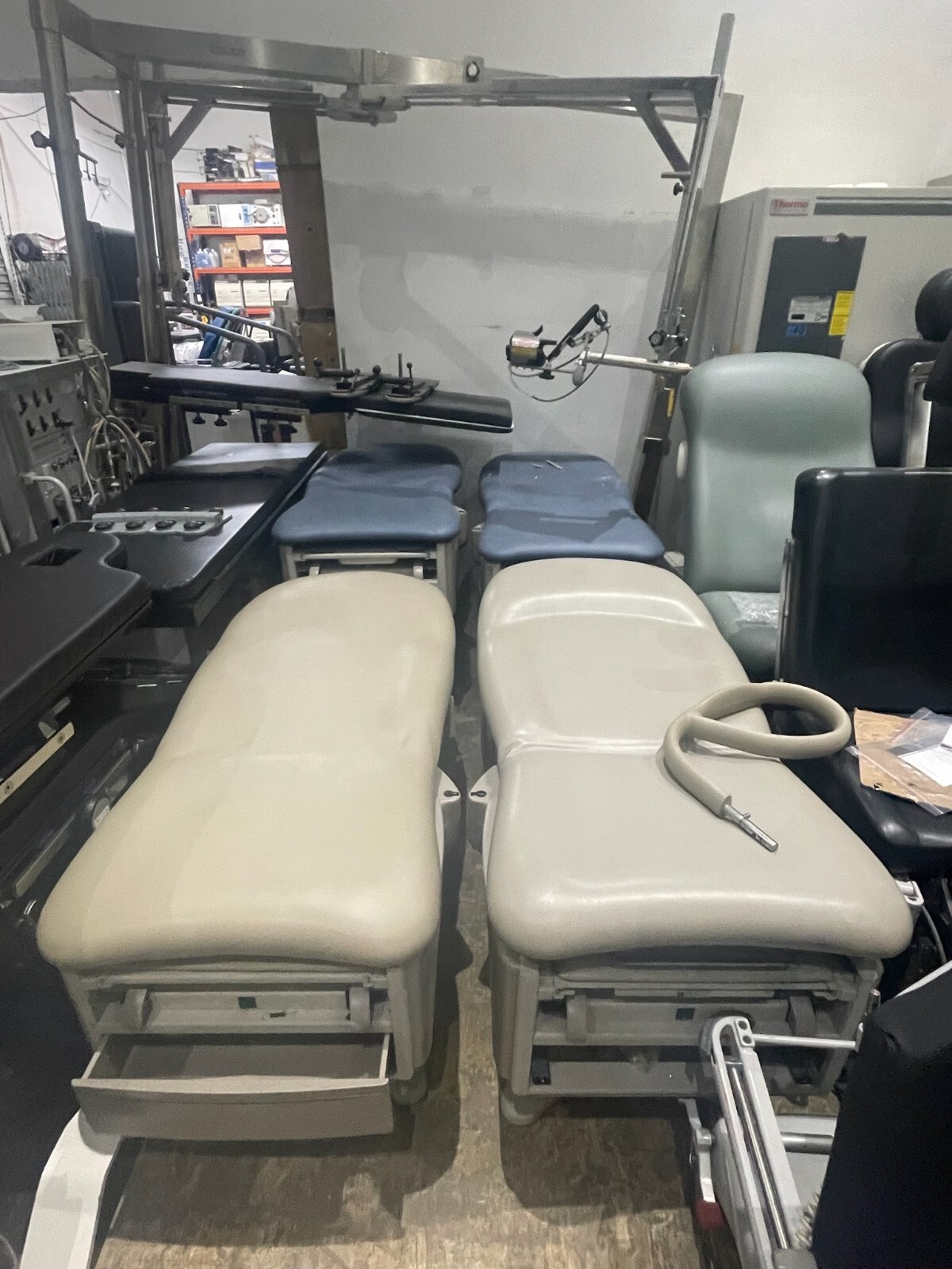 Brewer High-Low Power Exam Table