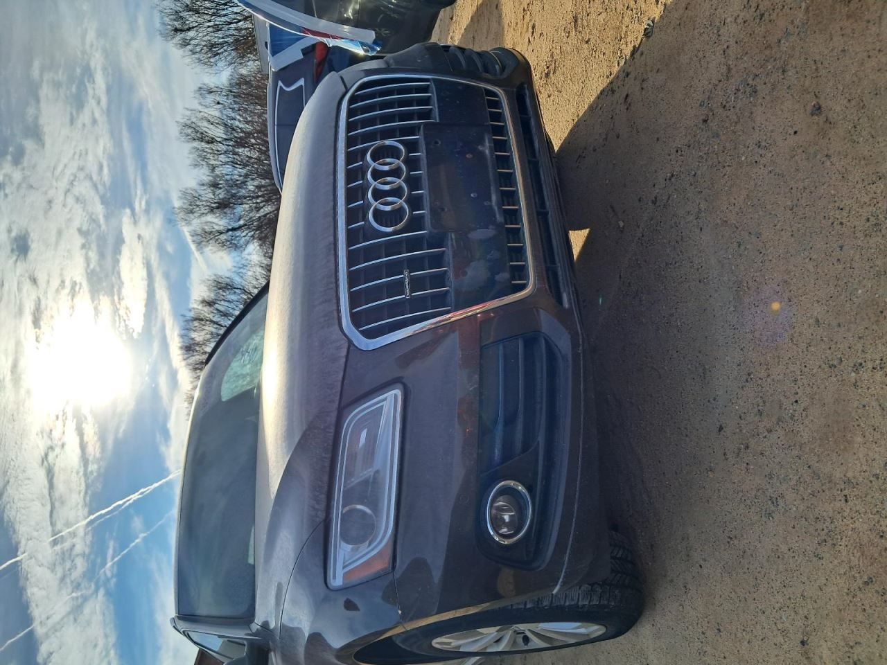 Q5 2013 Glove Box 4874559