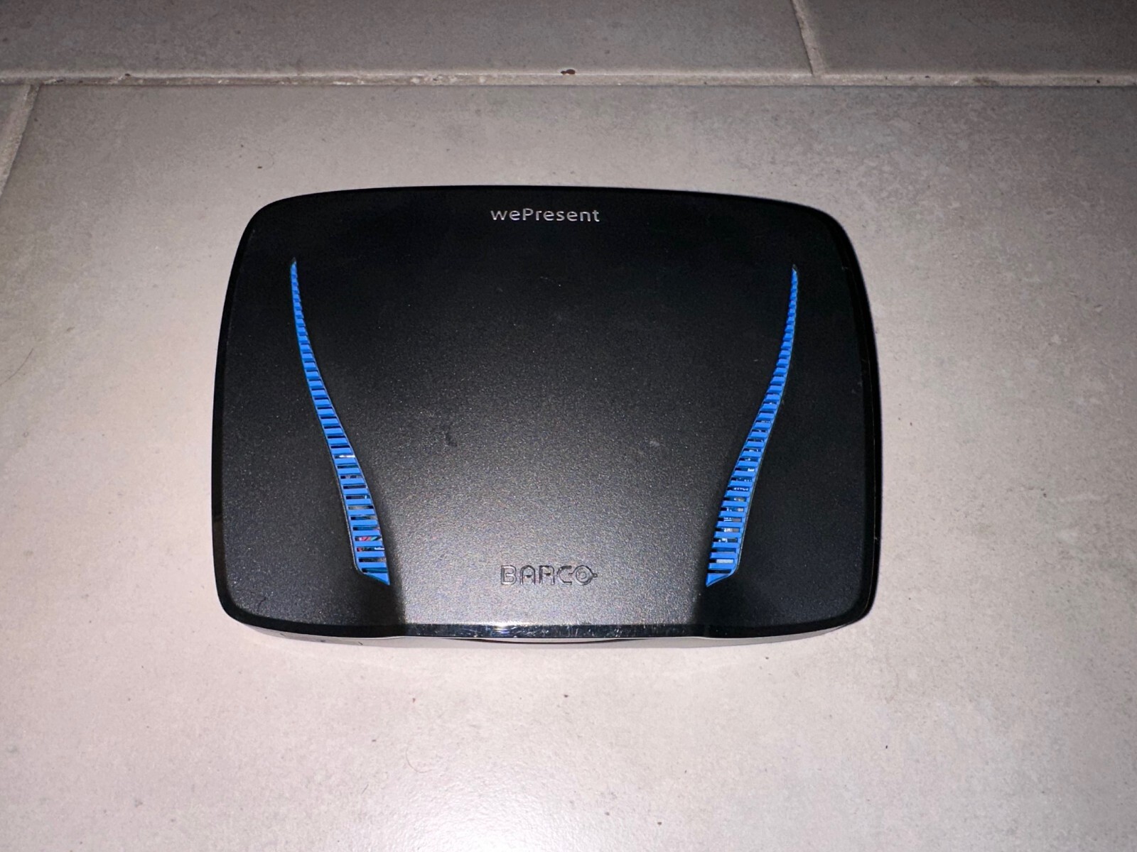 BARCO Wepresent WICS-2100 Collaborative Wireless Presentation Gateway 