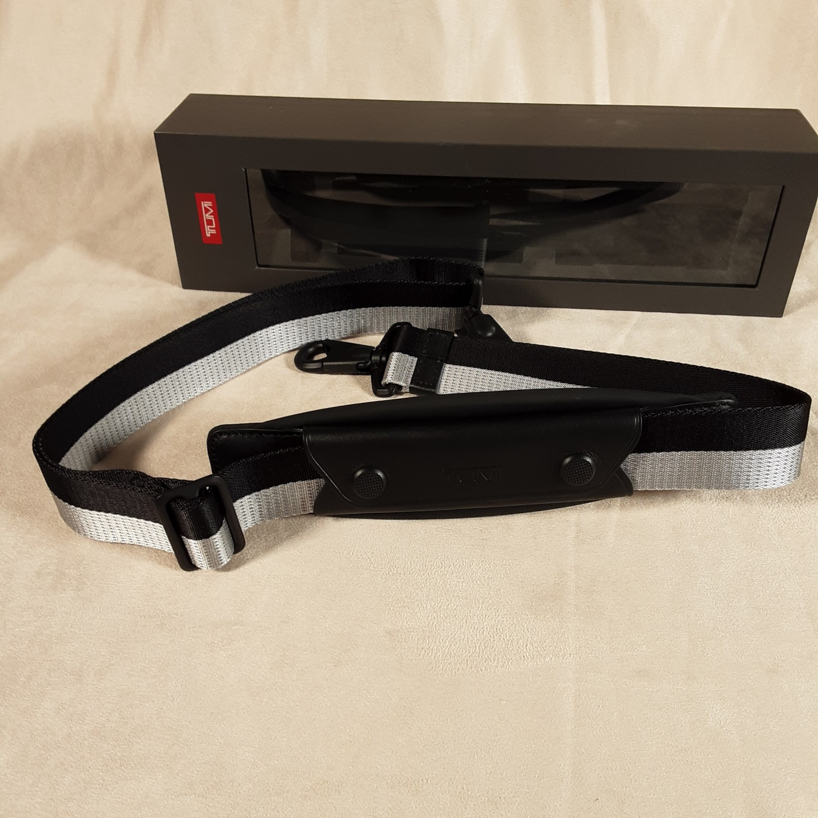 TUMI Accent Custom Shoulder Strap Reflective Black
