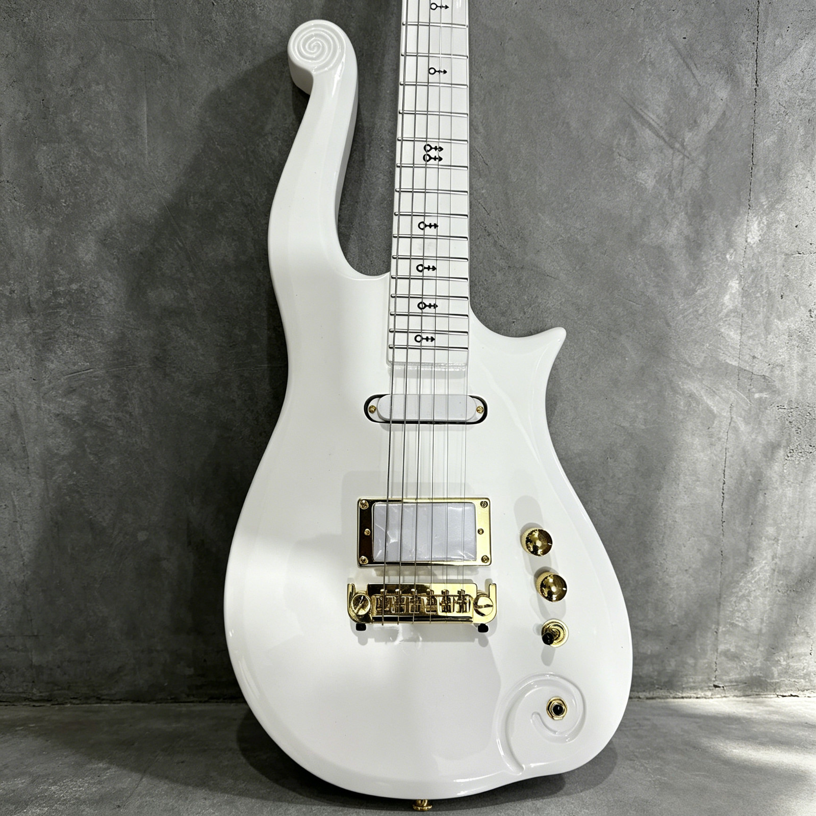 Ship US White Prince Cloud Electric Guitar Solid Gold Hardware Love Symbol Inlay