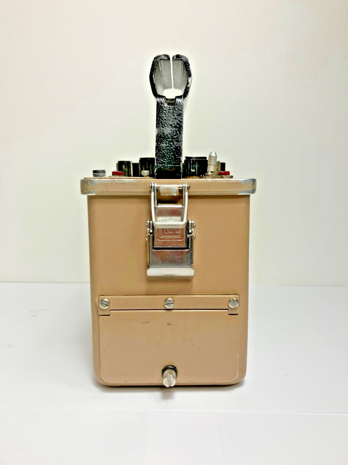 Ludlum Model 2221 Ratemeter/Scaler with RS-232 Port & Bluetooth Module