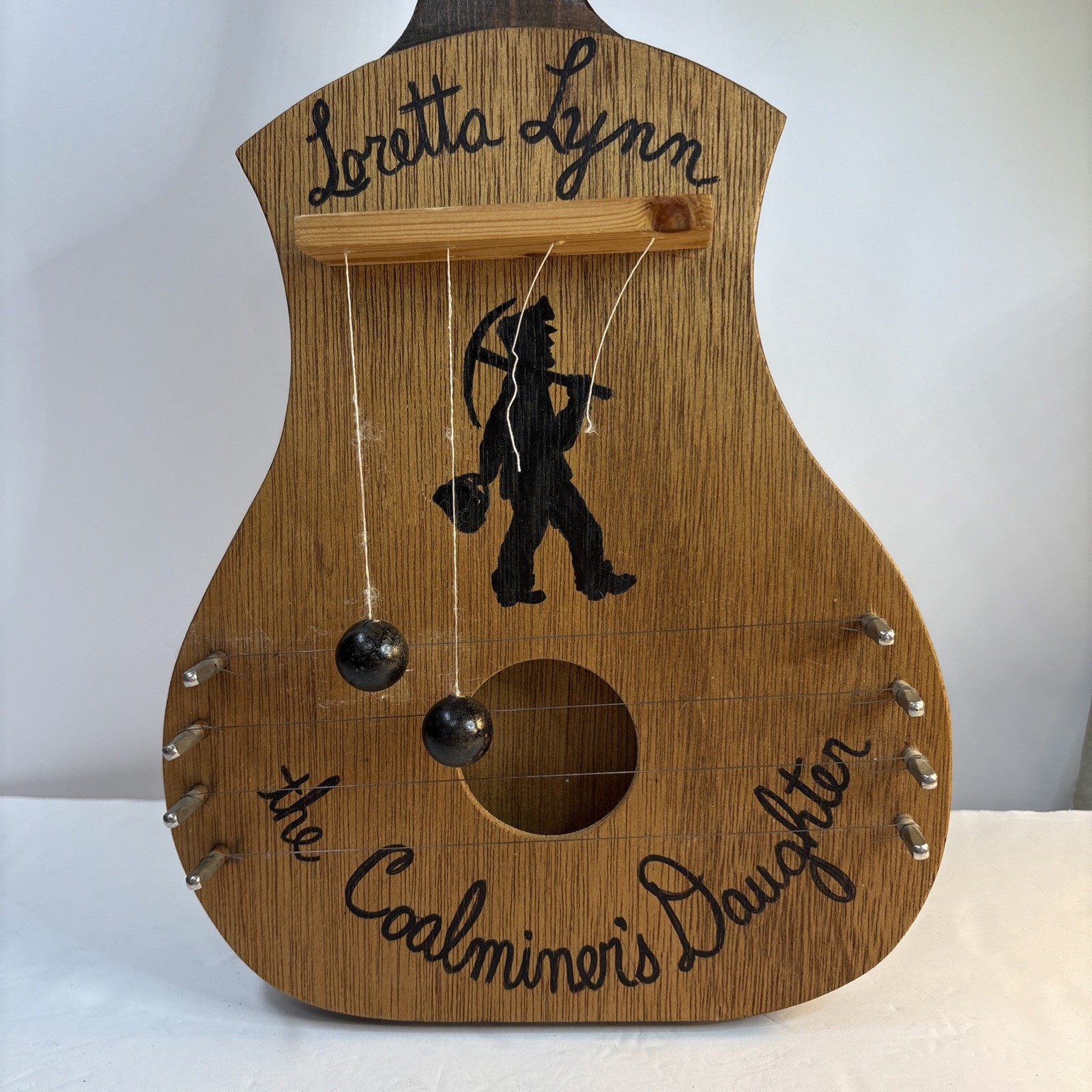 Vtg Door Harp Loretta Lynn Coal miners Daughter Read 20”x9” Guitar Shape
