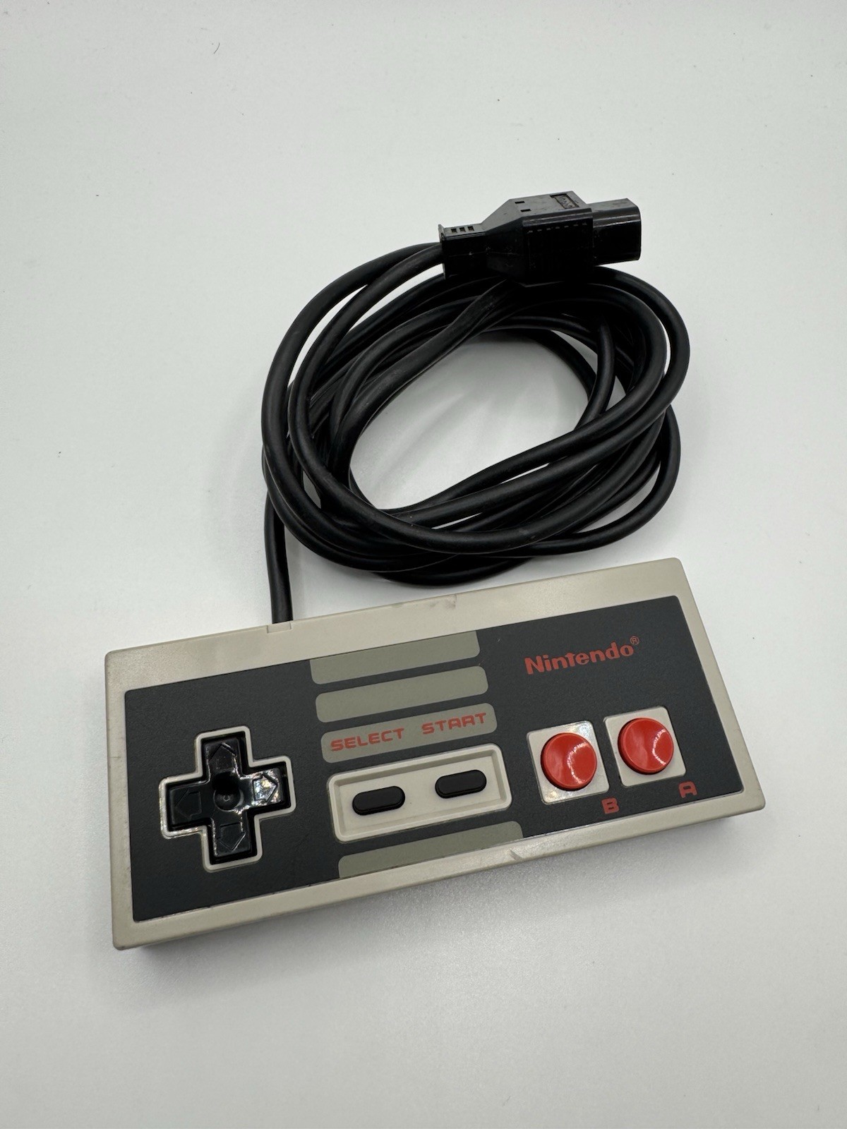 Nintendo NES-004 Controller (Nintendo Entertainment System) Authentic