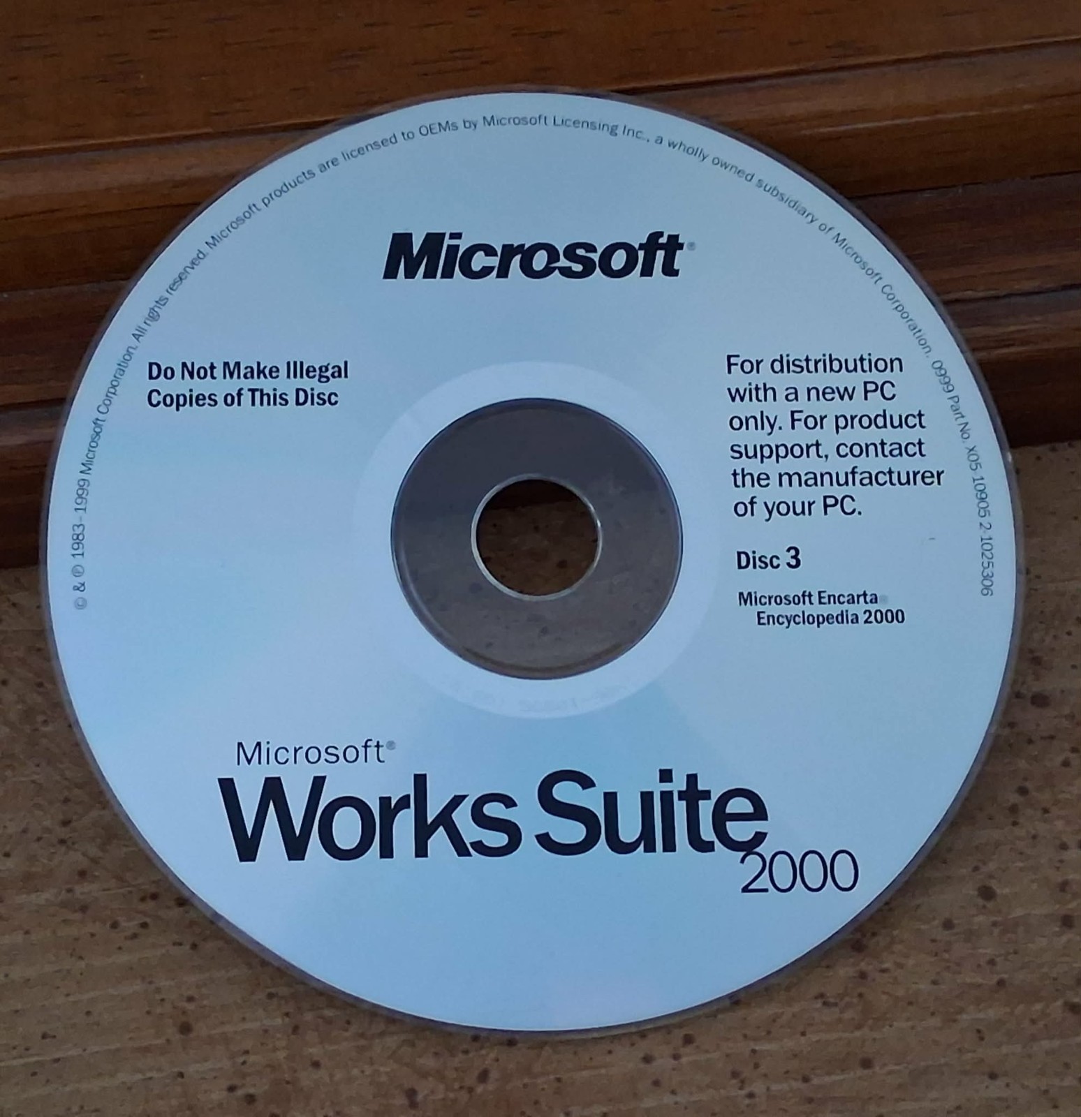Microsoft Works Suite 2000 - 7 CD-ROM Set