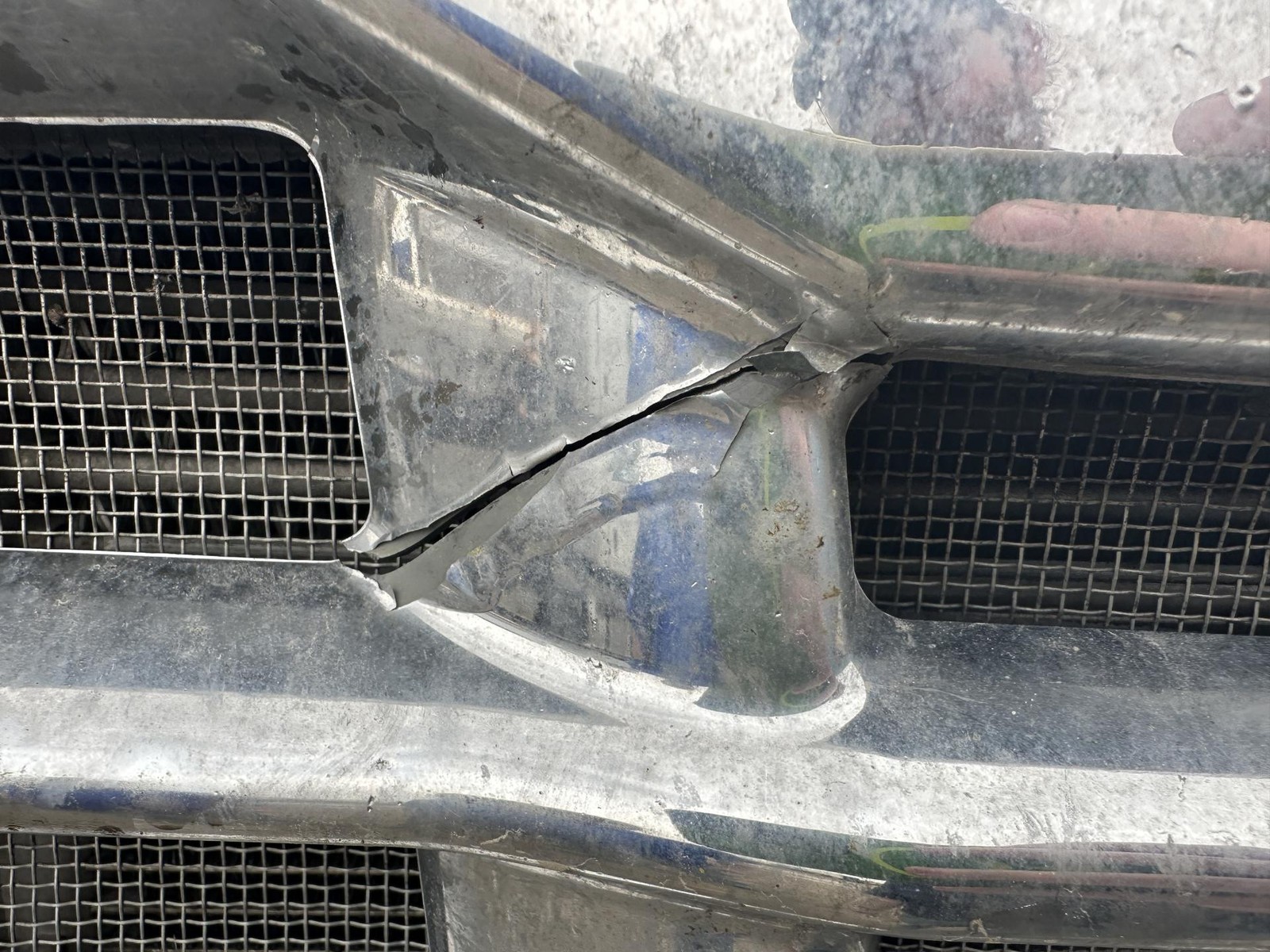 2008-2019 Freightliner CASCADIA Grille - Used