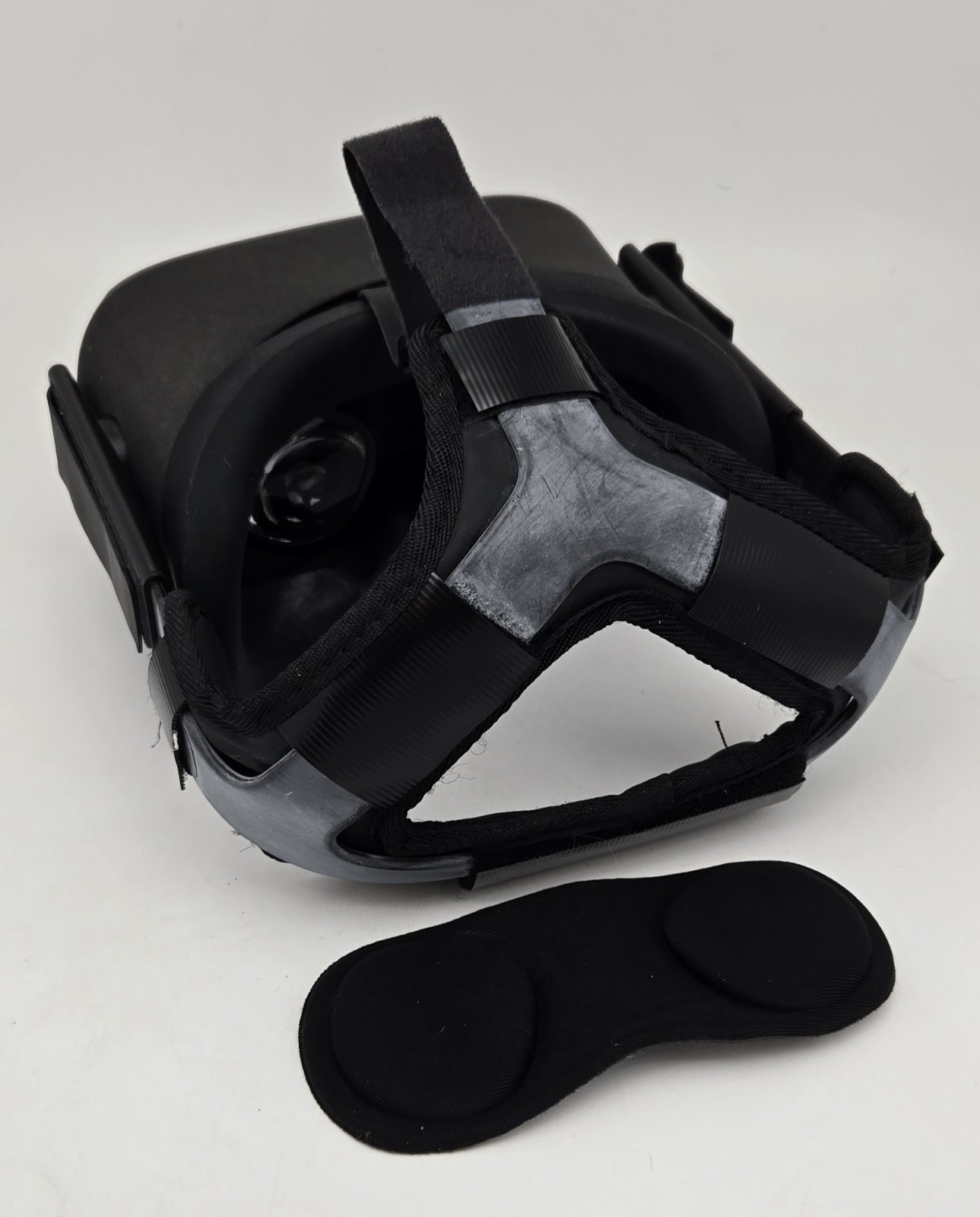Meta Oculus Quest 1 All-in-One VR Gaming Headset 128GB + Case + Accessories