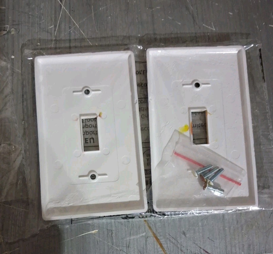 2 Plastic Single Toggle Light Switch Plate Beige Yellow Brown Beach / Desert