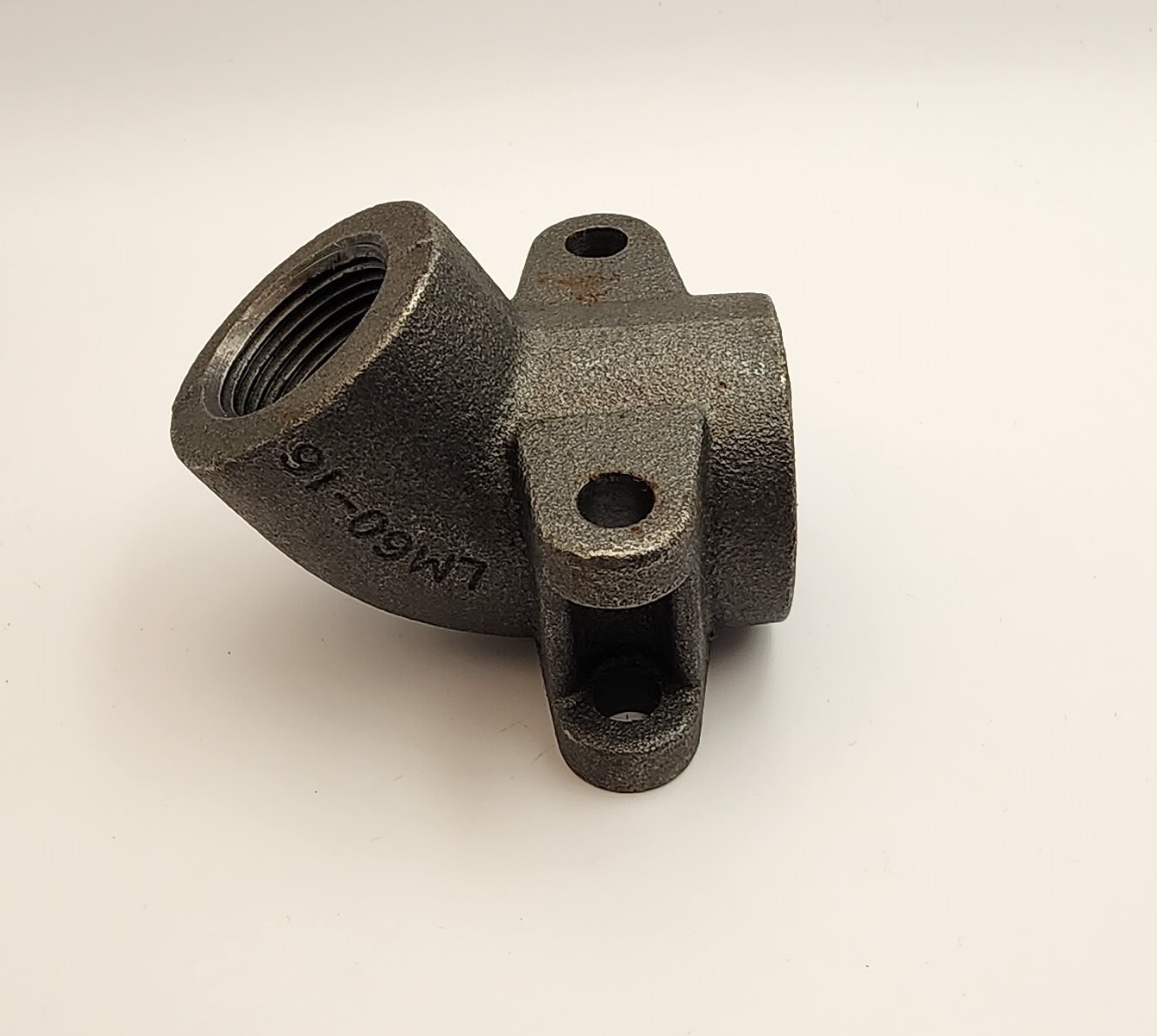Strato - LM60-16 60° Locomotive Elbow Manifold Casting with 1" Pipe Thread