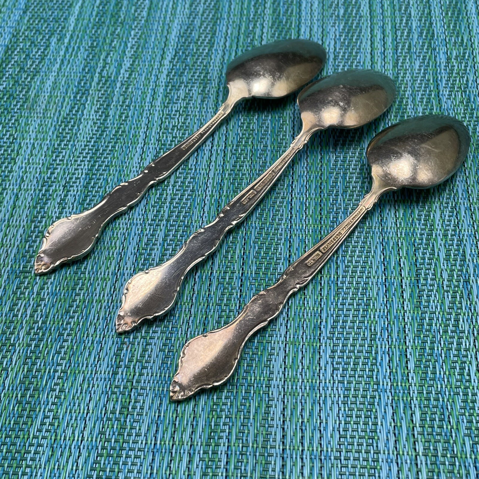 3 International Deep Silver WAKEFIELD Silverplate TEASPOONS Silverware