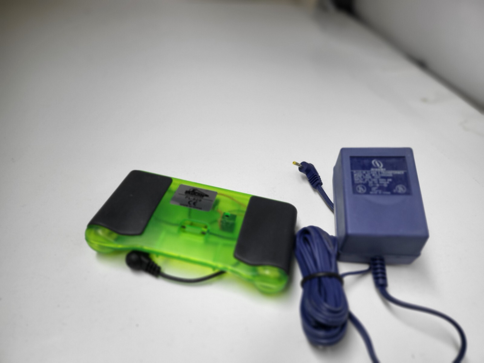 NEW  NEON Green Rechargeable Battery Grip Handle + AC for Game Boy Color #K25