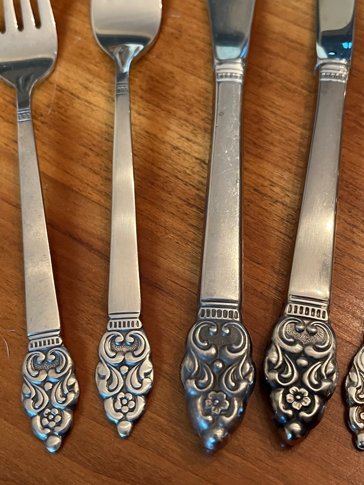 Oneida Community VINLAND Stainless Flatware - Choice