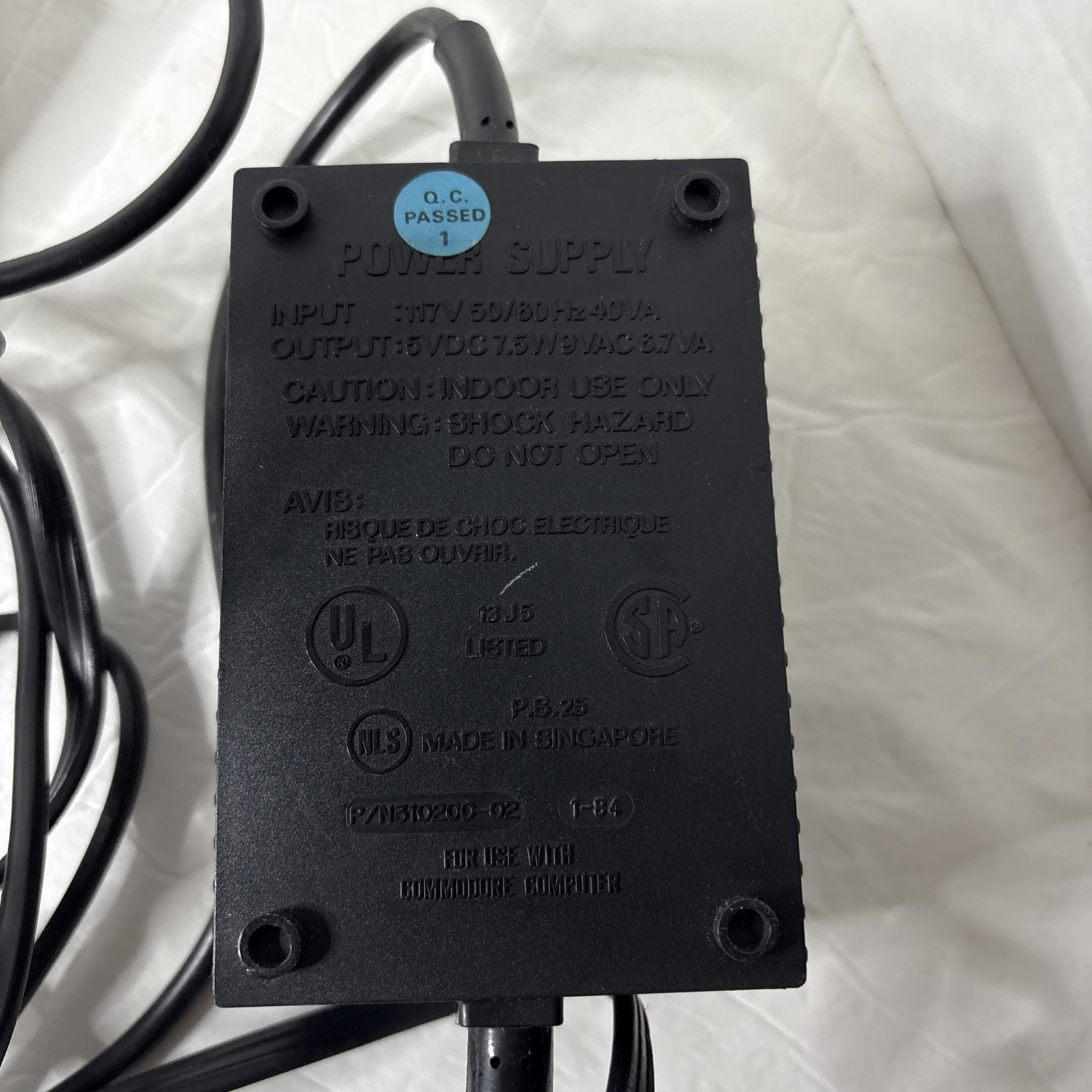 Commodore Plus 4 with original power supply. Read description!