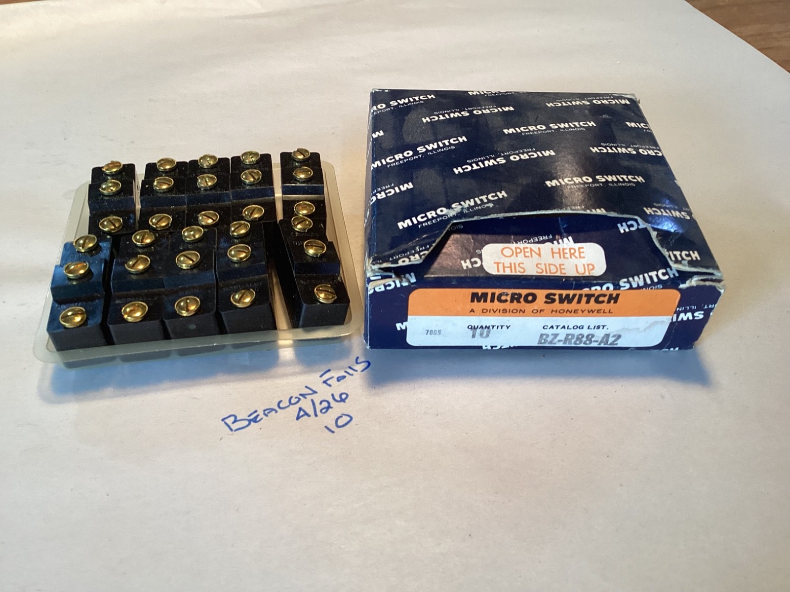 10 NOS Honeywell Micro Switch #BZ-R88-AZ micro pin plunger