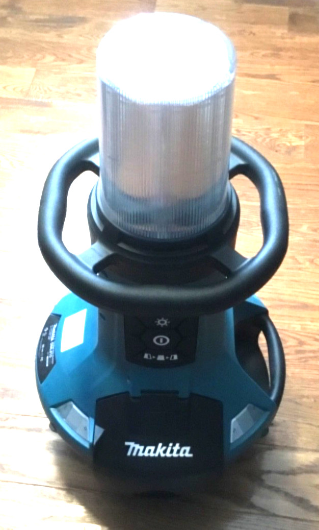 Makita DML810 18V X2 LXT Lithium-Ion Cordless Upright LED Area Light