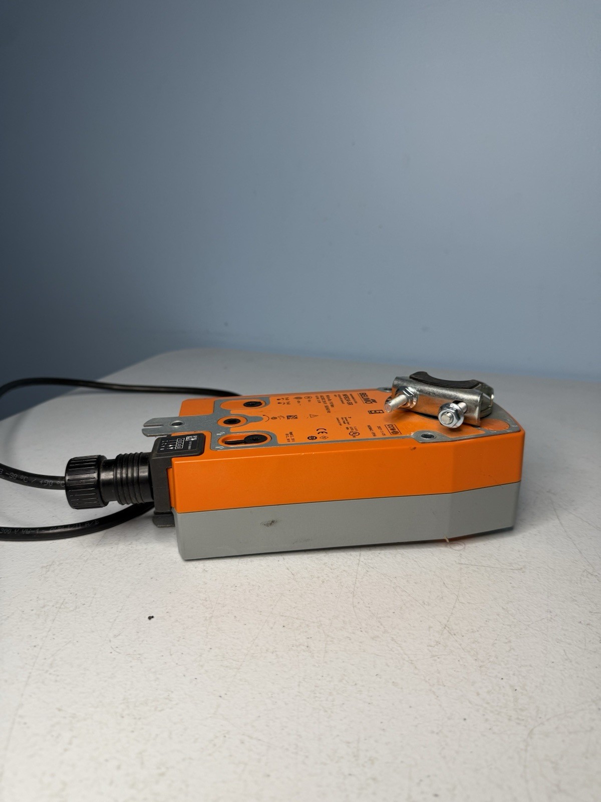 Belimo NFB24-SR Spring Return Damper Actuator 24V 90 in-lb Modulating Used