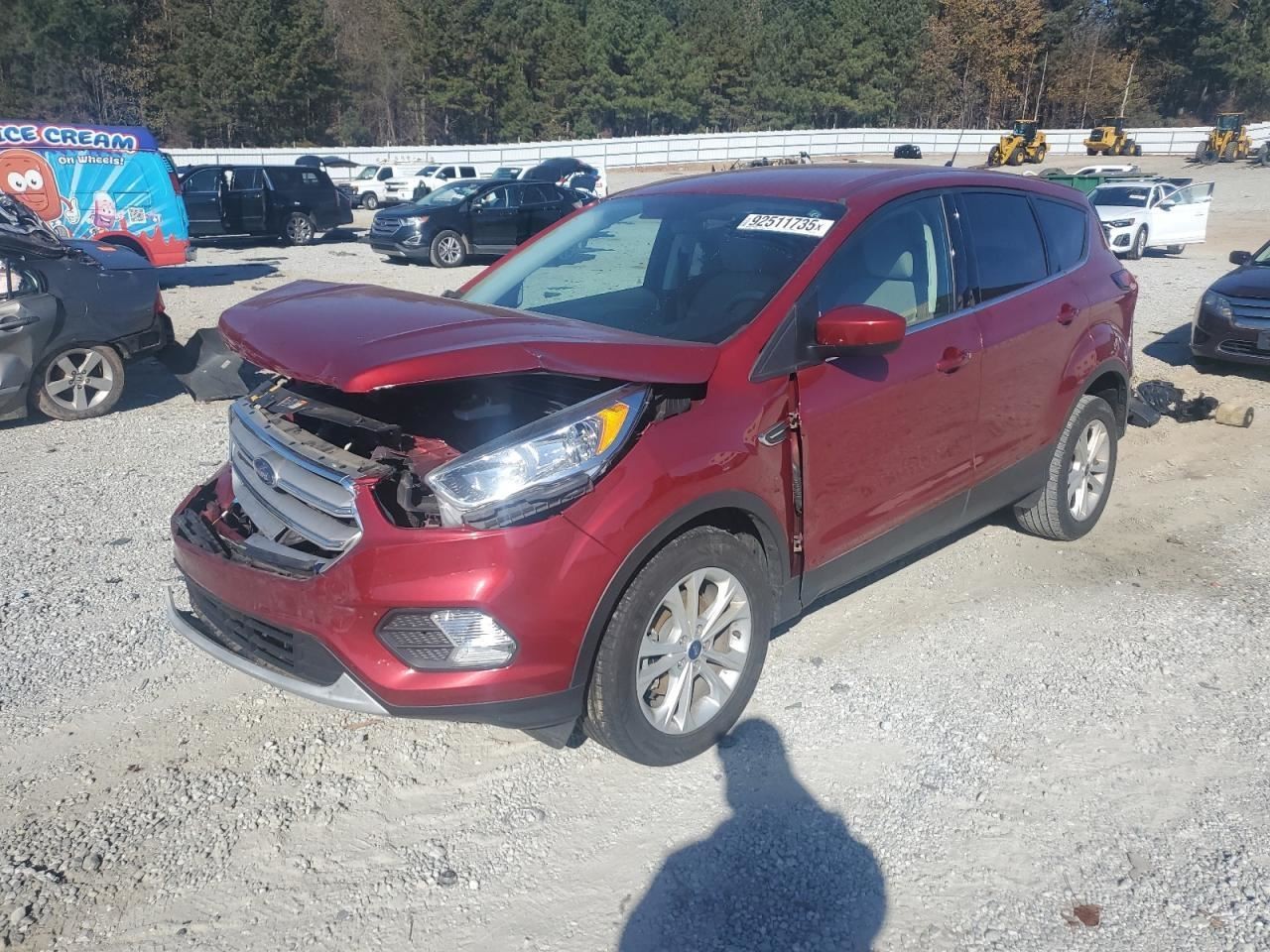 ESCAPE    2019 Glove Box 4924929