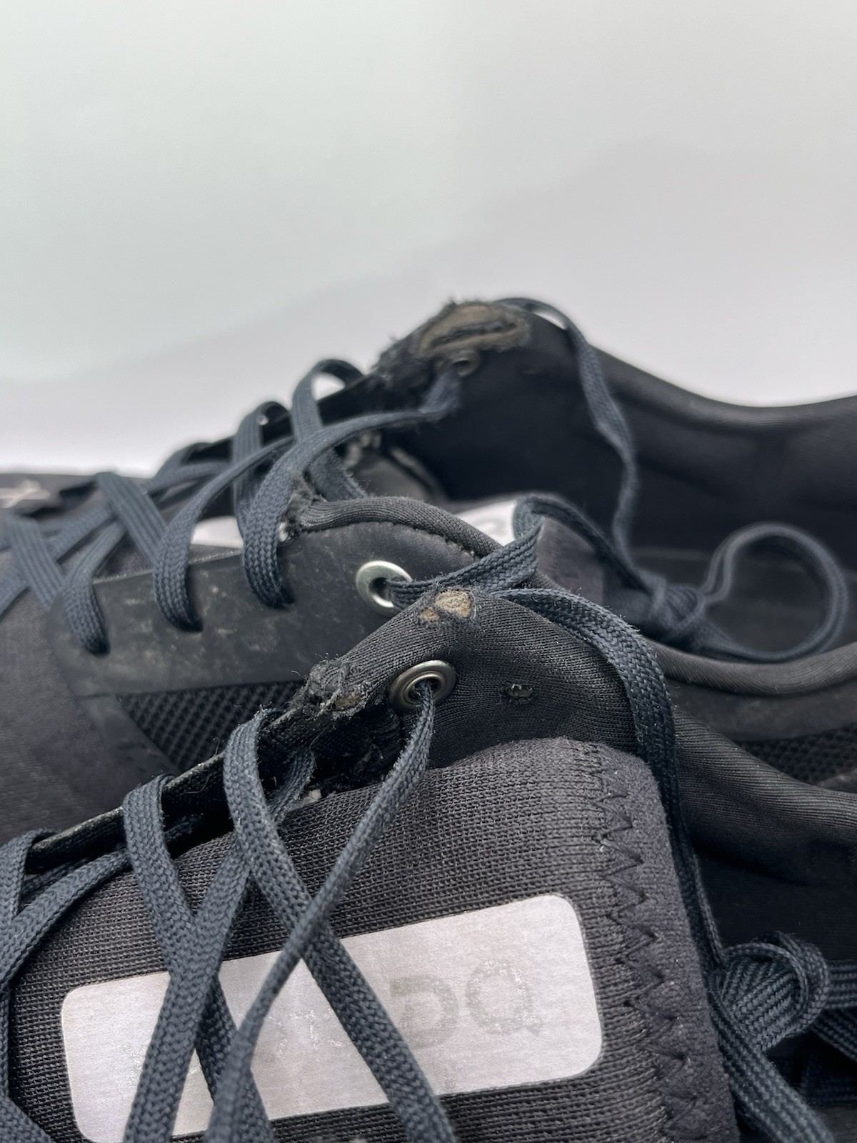 ON Running Cloud X 3 Black Mens 9.5 Running Shoes Trainers Sneakers - Pre-Owned
