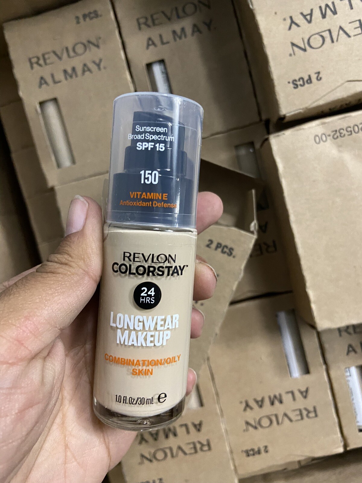 Pack of 10 Revlon ColorStay Makeup Foundation Combination/Oily Skin with SPF 15.