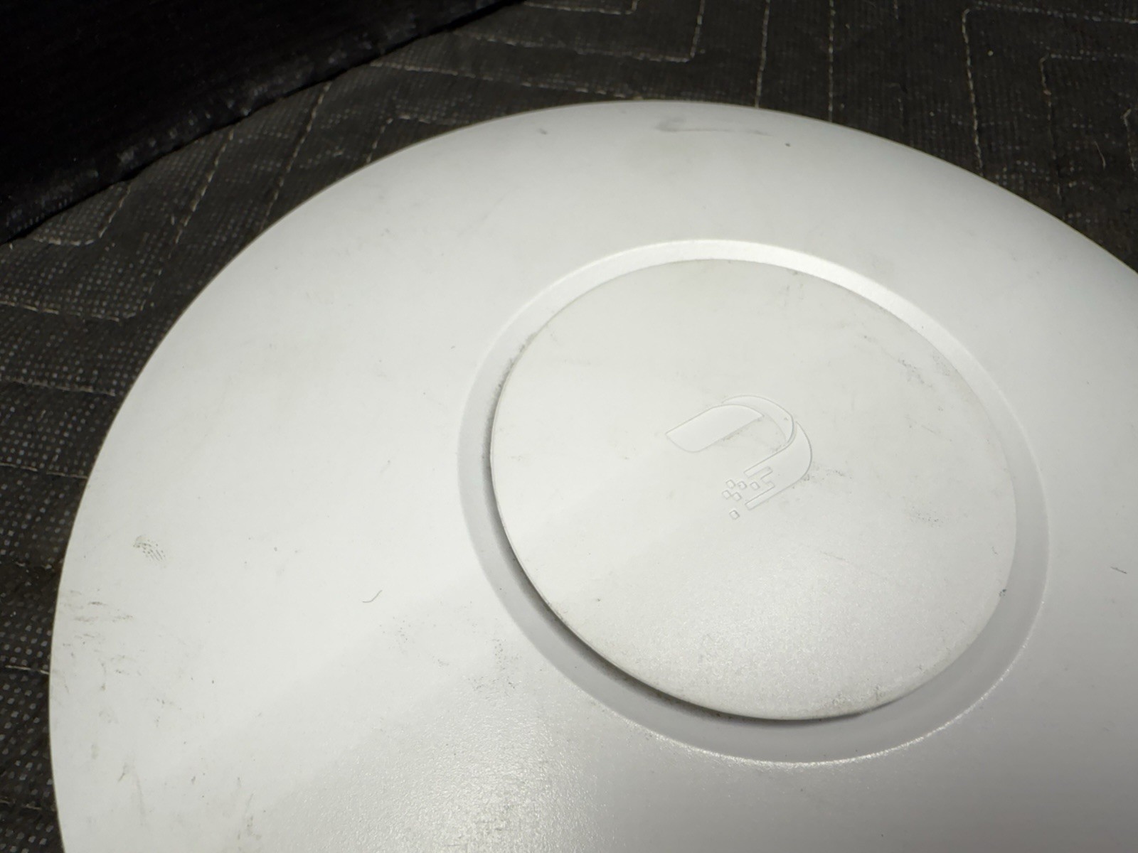 2 Ubiquiti Networks UAP-LR Wi-Fi System Long Range Network Access Point 1wallmt