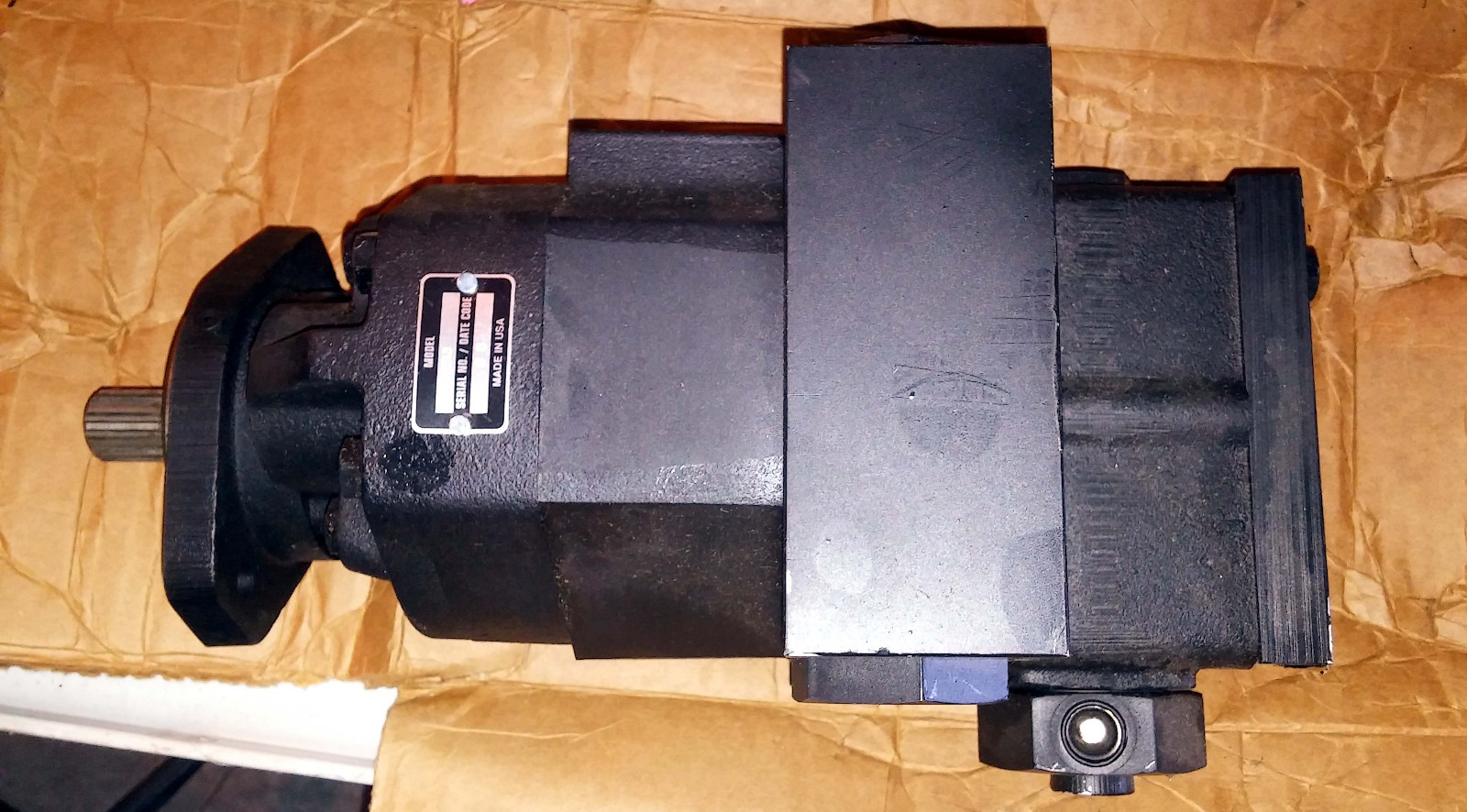 1 NEW UNBRANDED MODEL 2213 HYDRAULIC GEAR PUMP NNB ***MAKE OFFER***