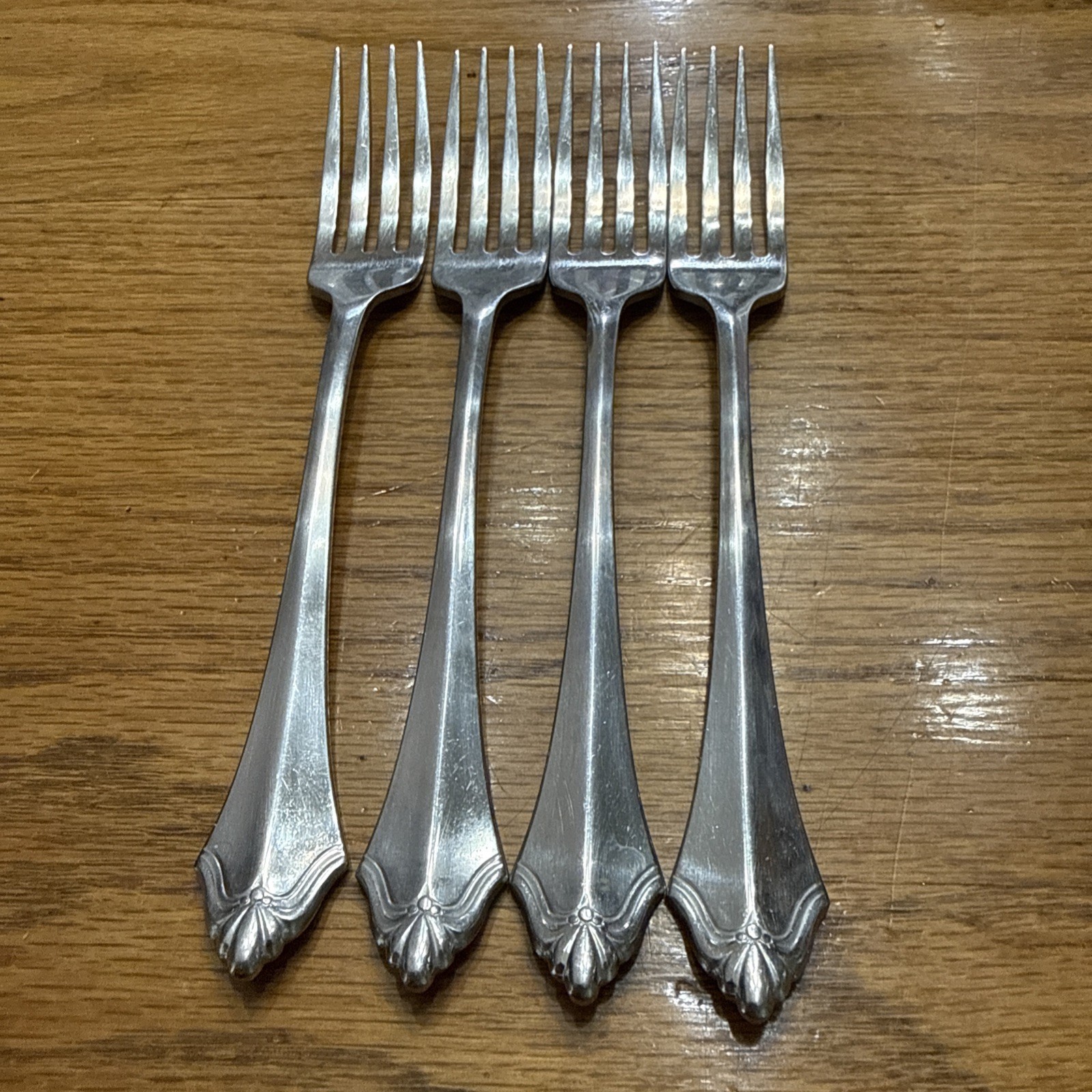 4 Oneida KENWOOD STAINLESS Community DINNER FORKS Nice!
