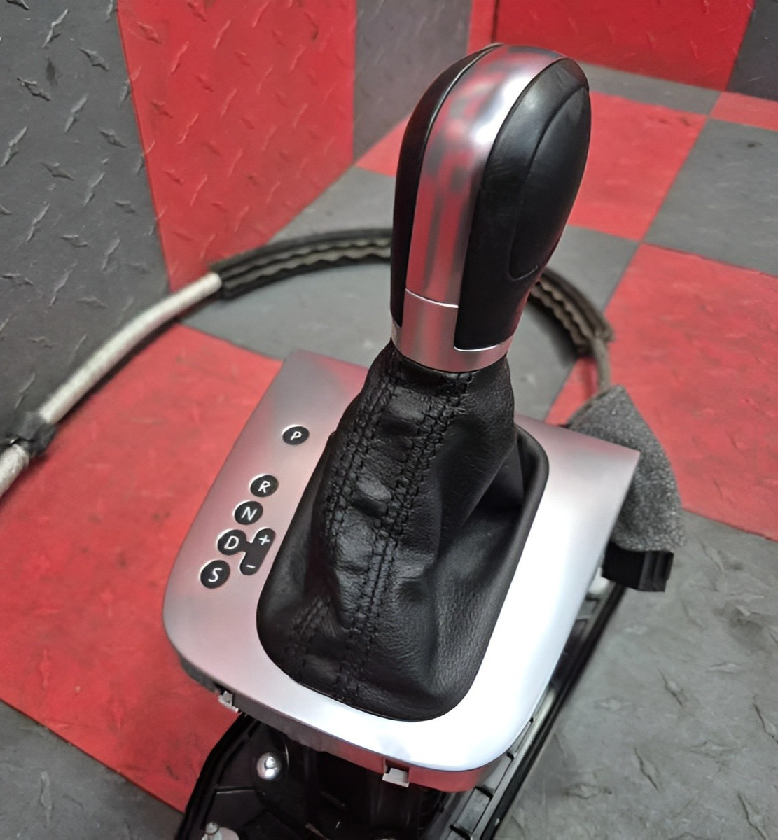 2011-2018 Volkswagen Jetta Automatic Floor Gear Shifter Assembly OEM