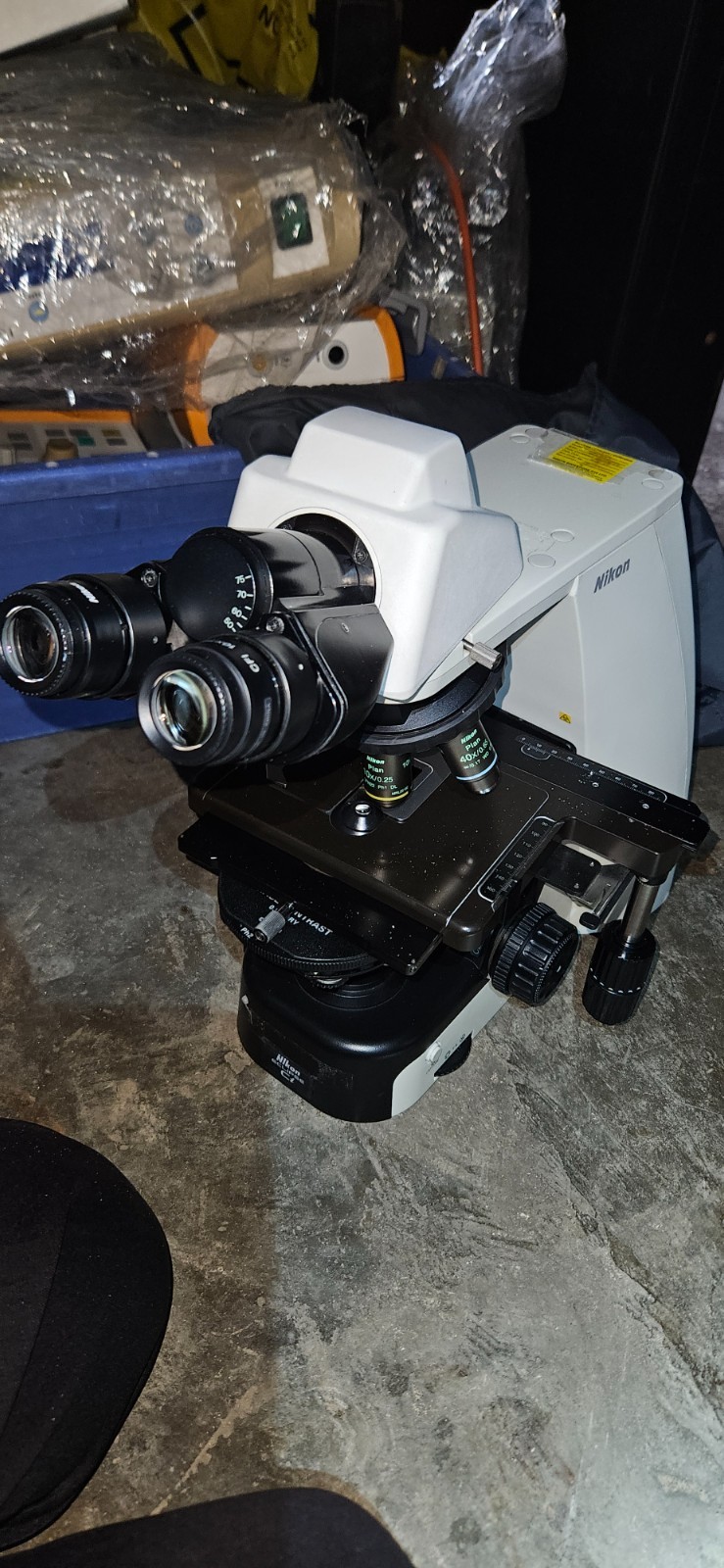 Nikon ECLIPSE Ci-L Microscope with 2 objectives