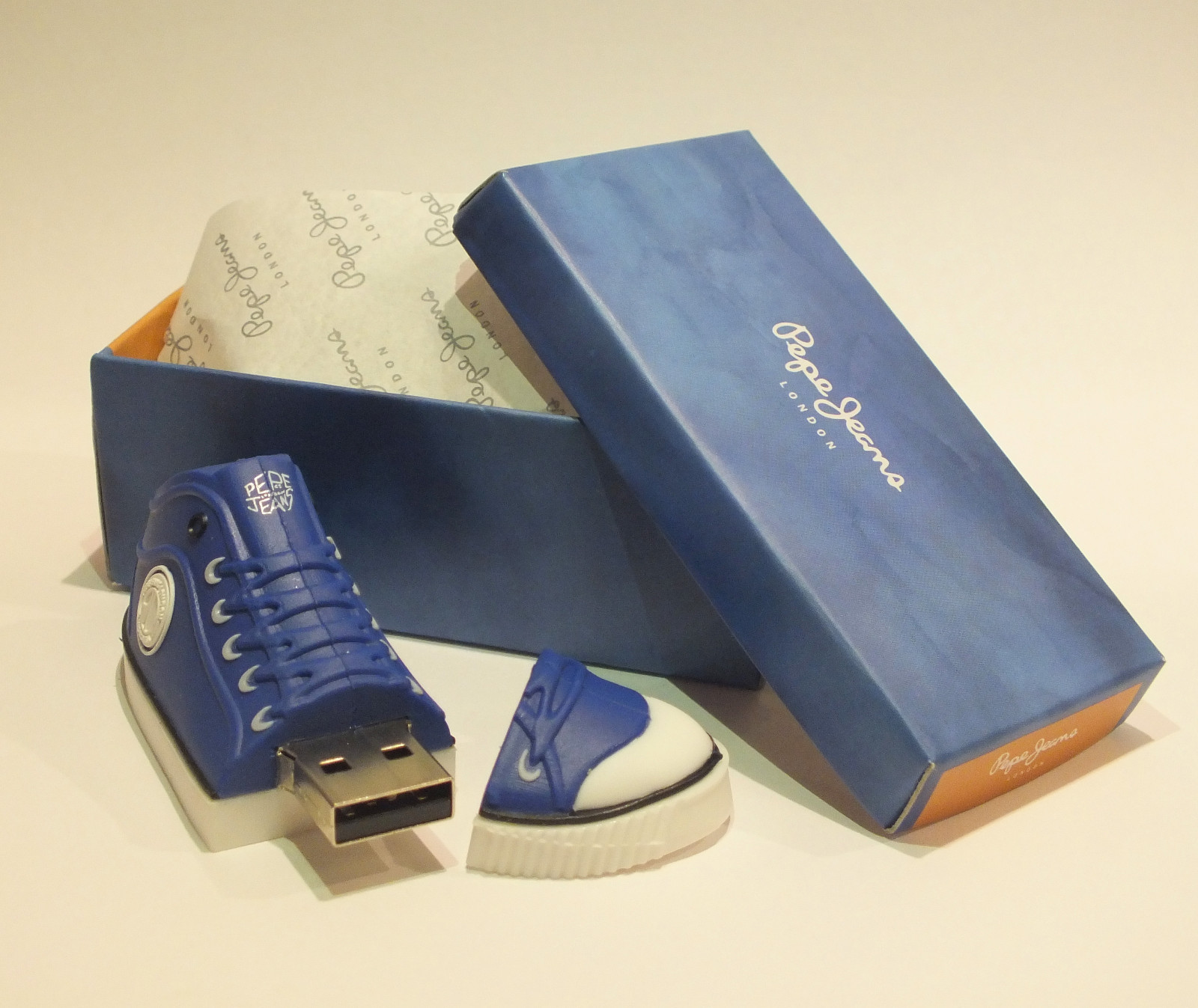 Pepe Jeans London USB Drive Stick Sneaker Trainers Shoe 3.6 GB