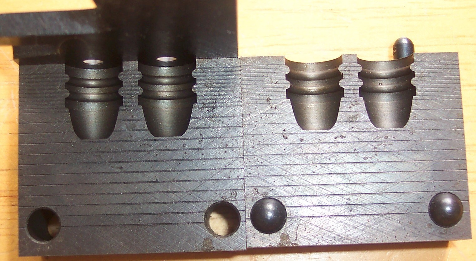 RCBS 45-200-SWC 45 CAL 200 GRAIN SEMI-WADCUTTER MOULD/MOLD NEW OLD STOCK 45ACP