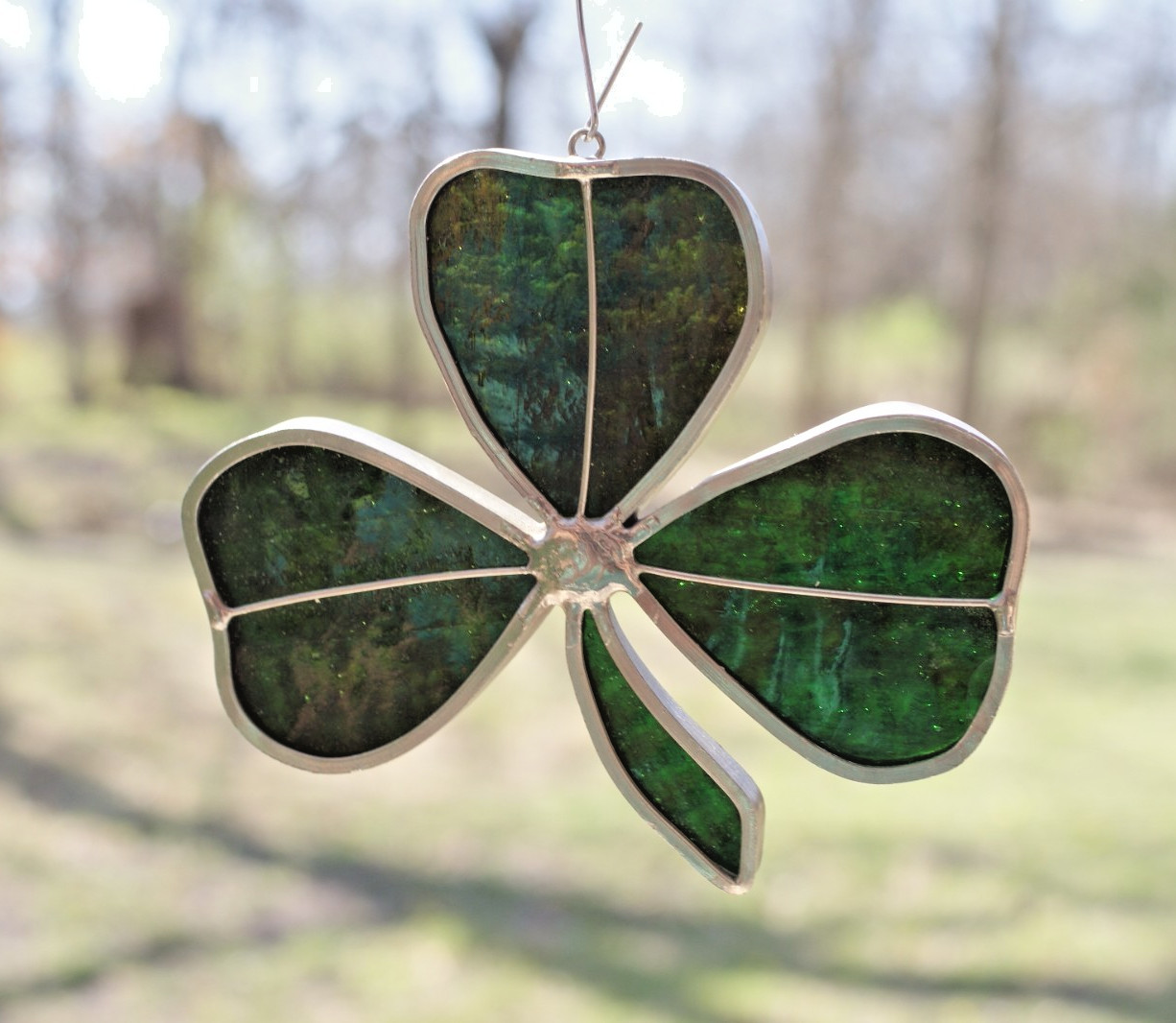SG.19 Handcrafted Stained Glass Suncatcher, Green Shamrock, 4 X 4 in.