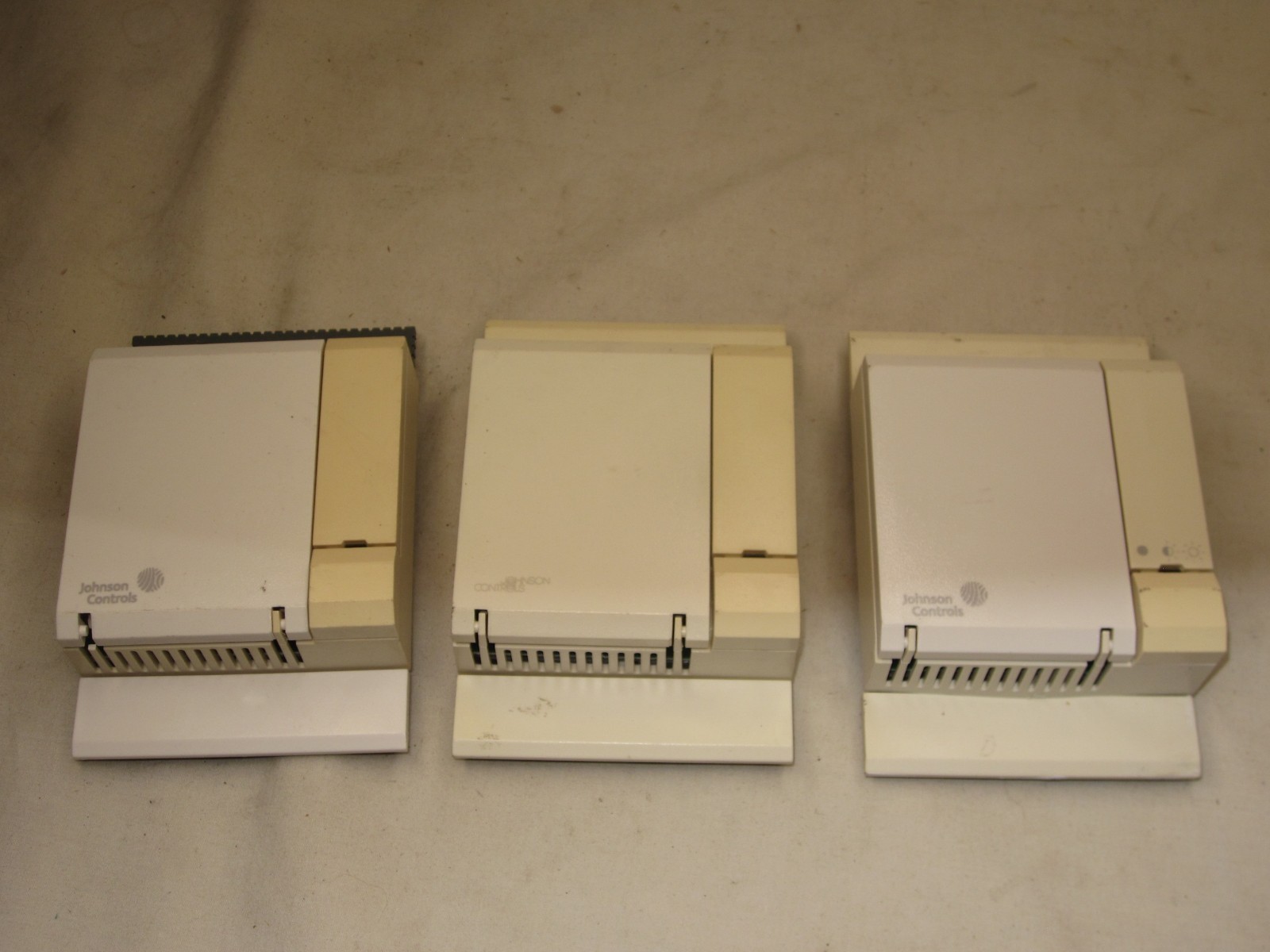 3 untested Johnson Controls TE-6411w-1100 METASTAT THERMOSTAT Temperature Sensor