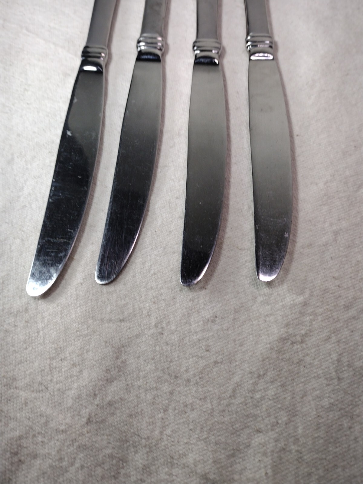 4 Wallace Solid Dinner Knives Bennett Stainless Frosted Satin Handle Vietnam