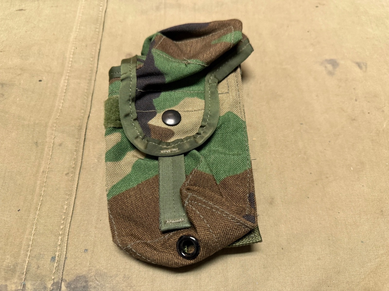ORIGINAL US ARMY DESERT STORM WOODLAND CAMO 556 30RD AMMO MAG POUCH POCKET-SDS