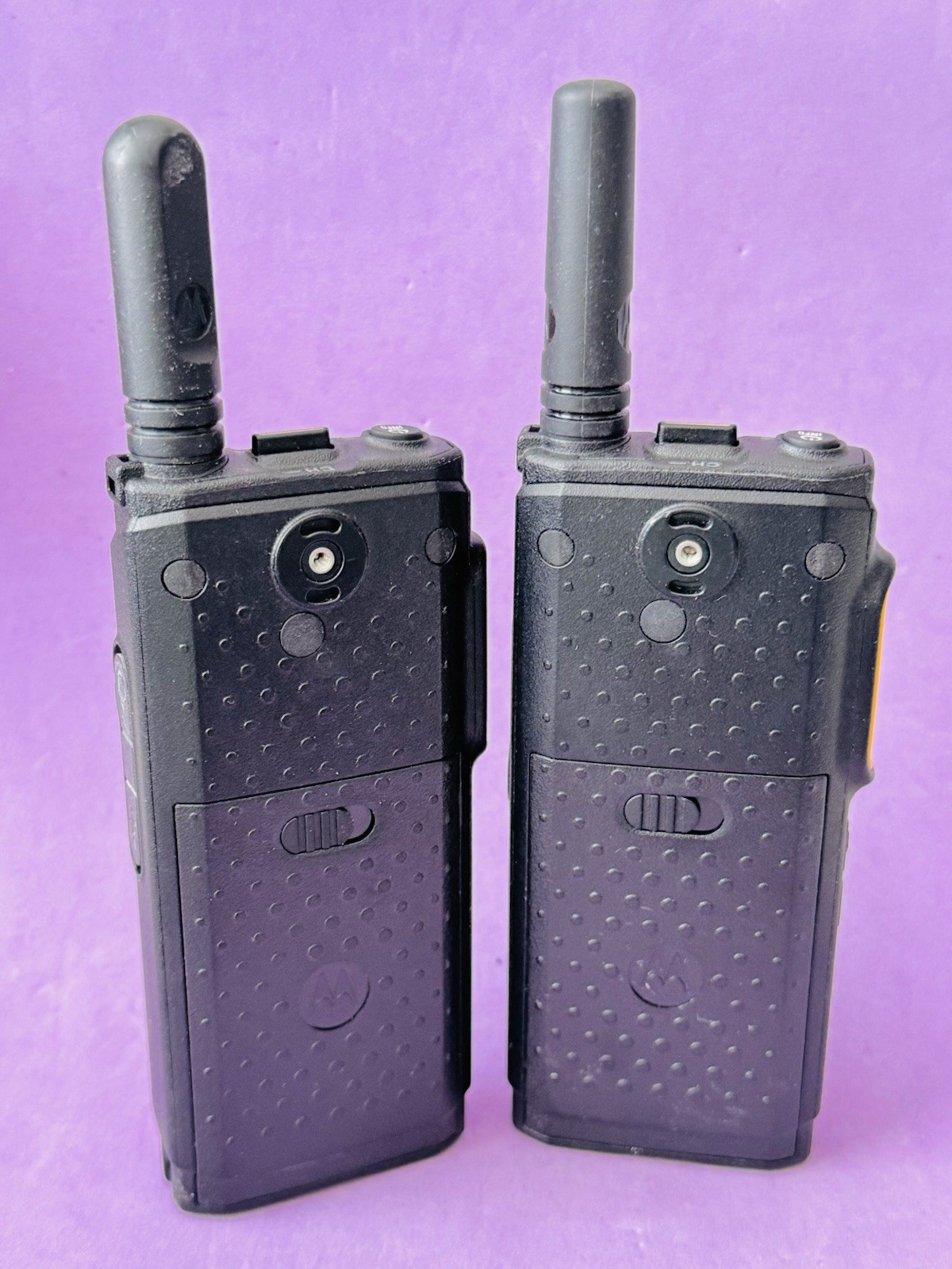[LOT OF 2] Motorola SL300 VHF AAH88JCP9JA2AN 2-Way Radios w/Batteries